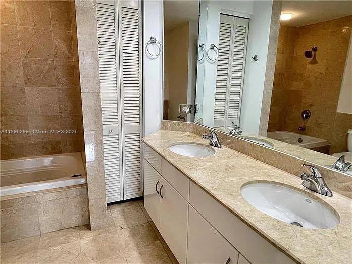 image Courts Brickell Key9
