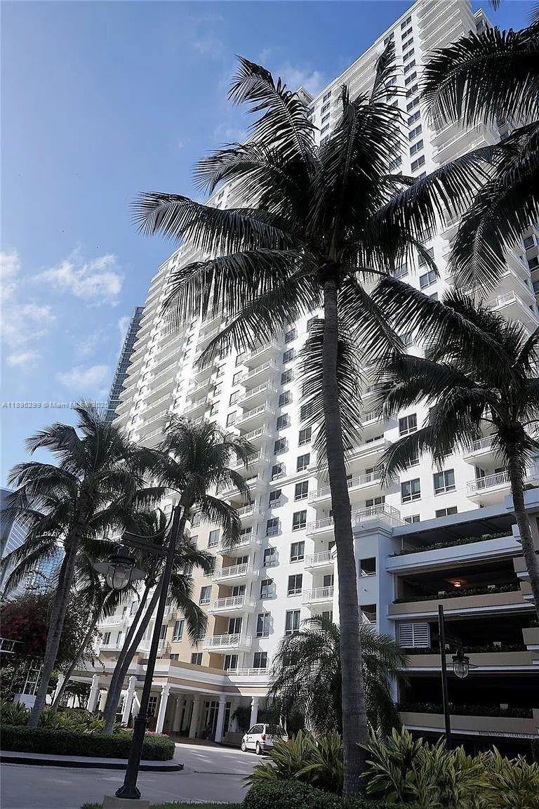 image Courts Brickell Key11