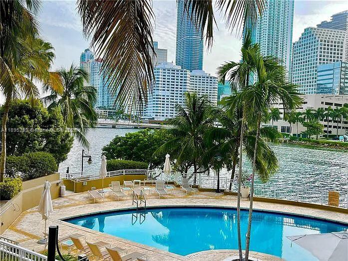image Courts Brickell Key14