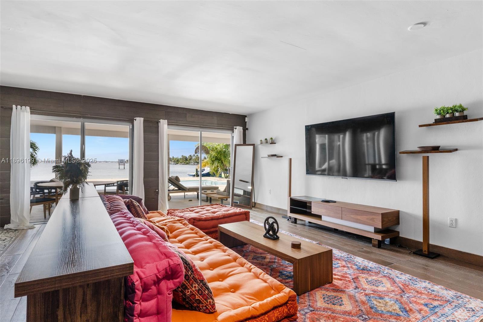 8220 Hawthorne Ave Miami Beach, FL 33141