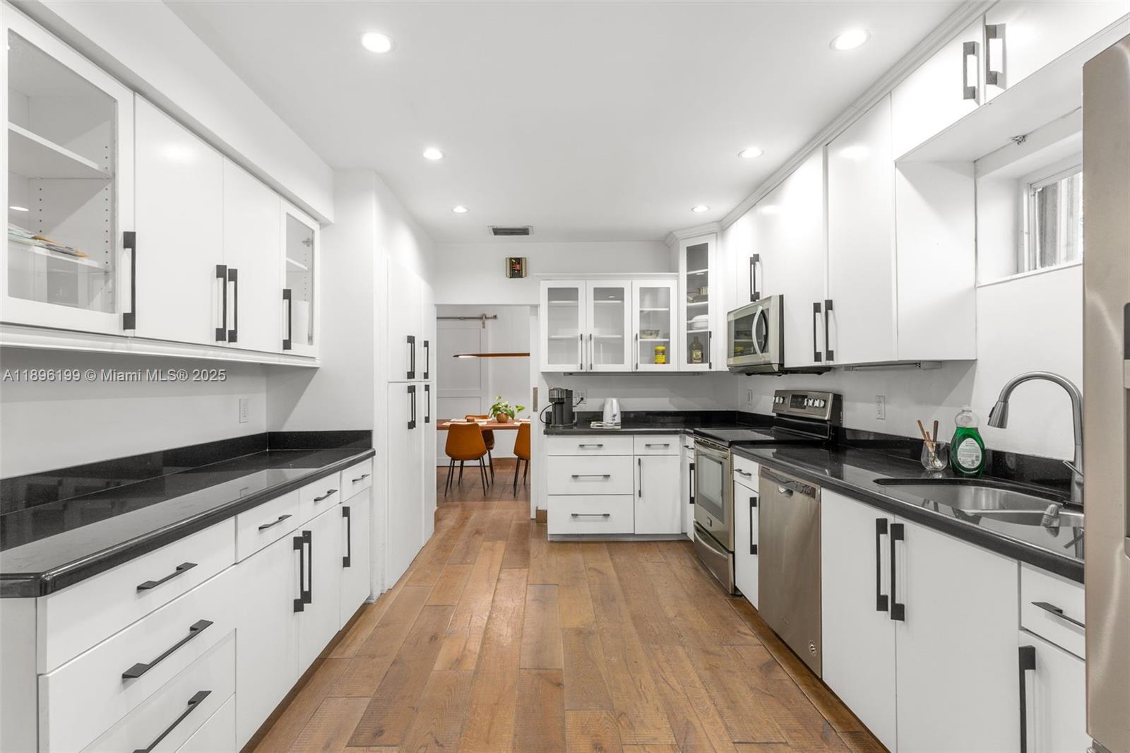 8220 Hawthorne Ave Miami Beach, FL 33141