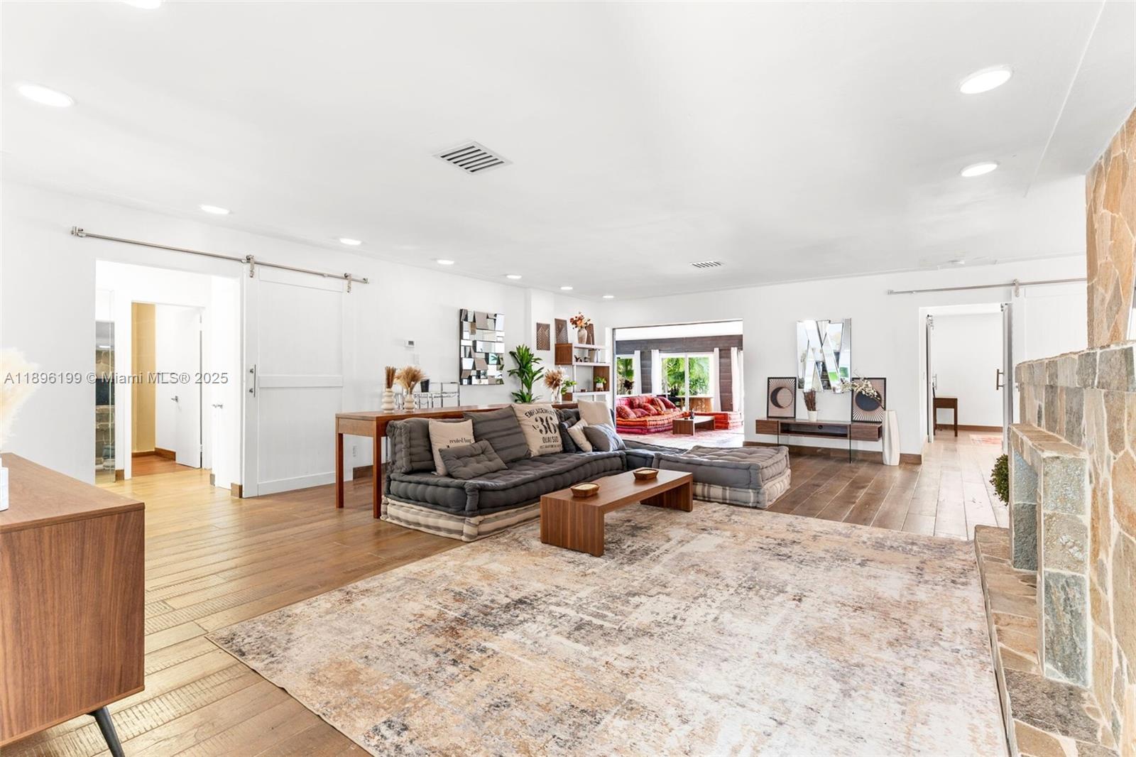 8220 Hawthorne Ave Miami Beach, FL 33141