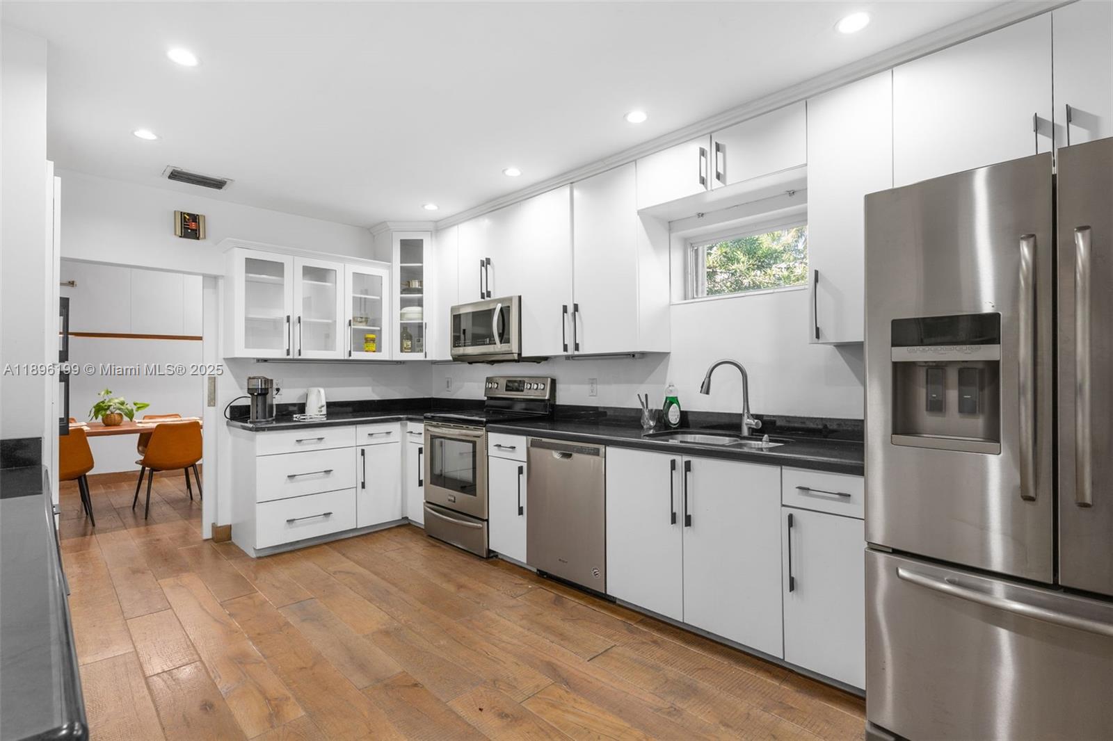 8220 Hawthorne Ave Miami Beach, FL 33141