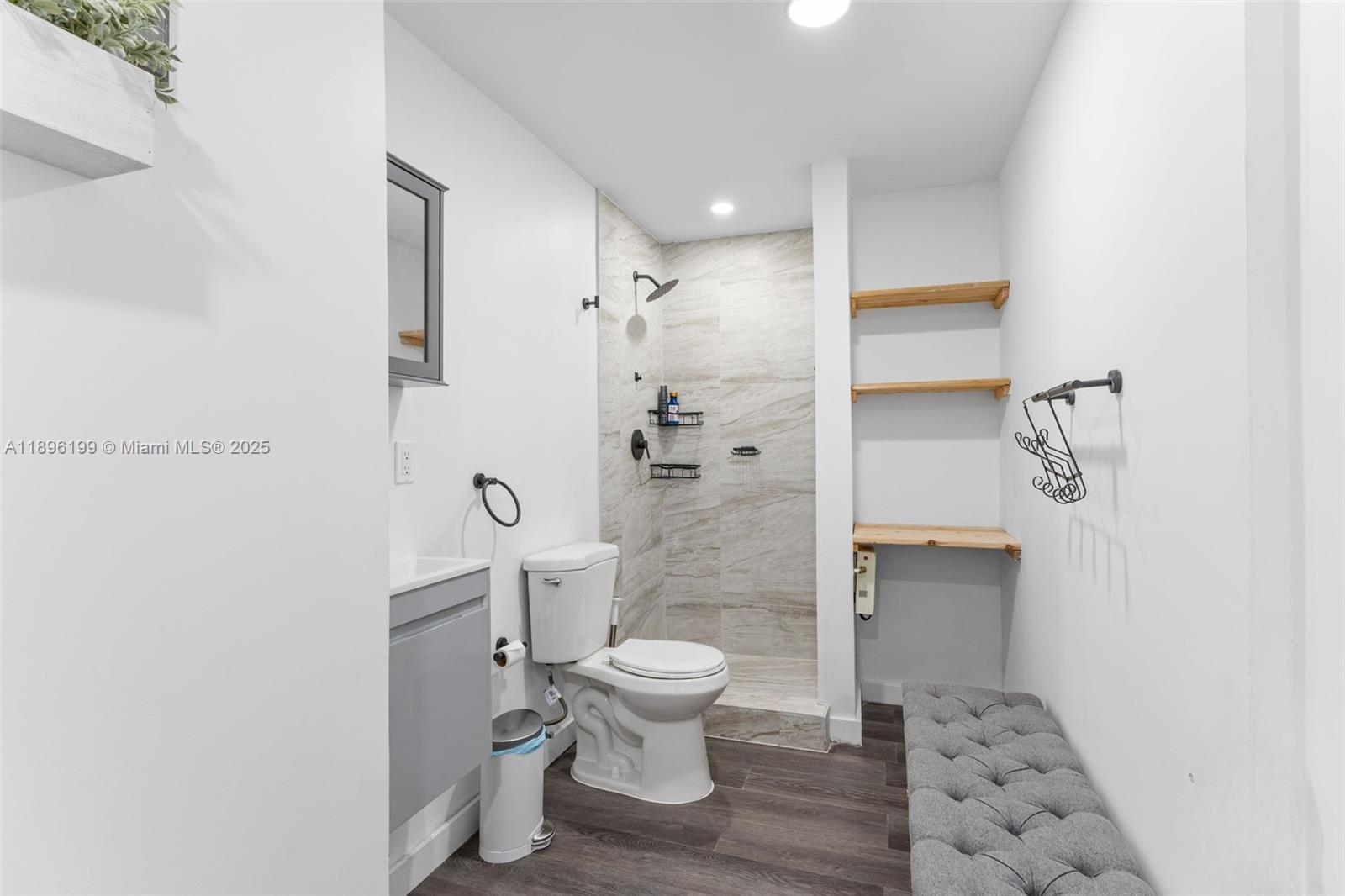 8220 Hawthorne Ave Miami Beach, FL 33141