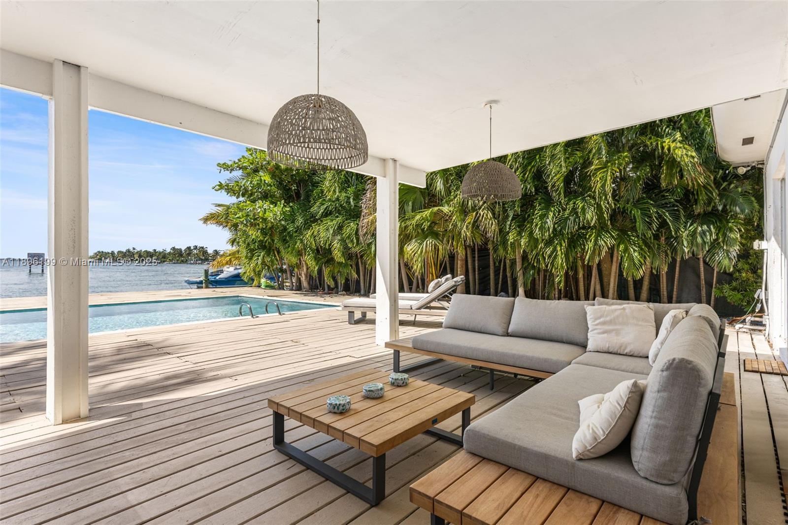 8220 Hawthorne Ave Miami Beach, FL 33141