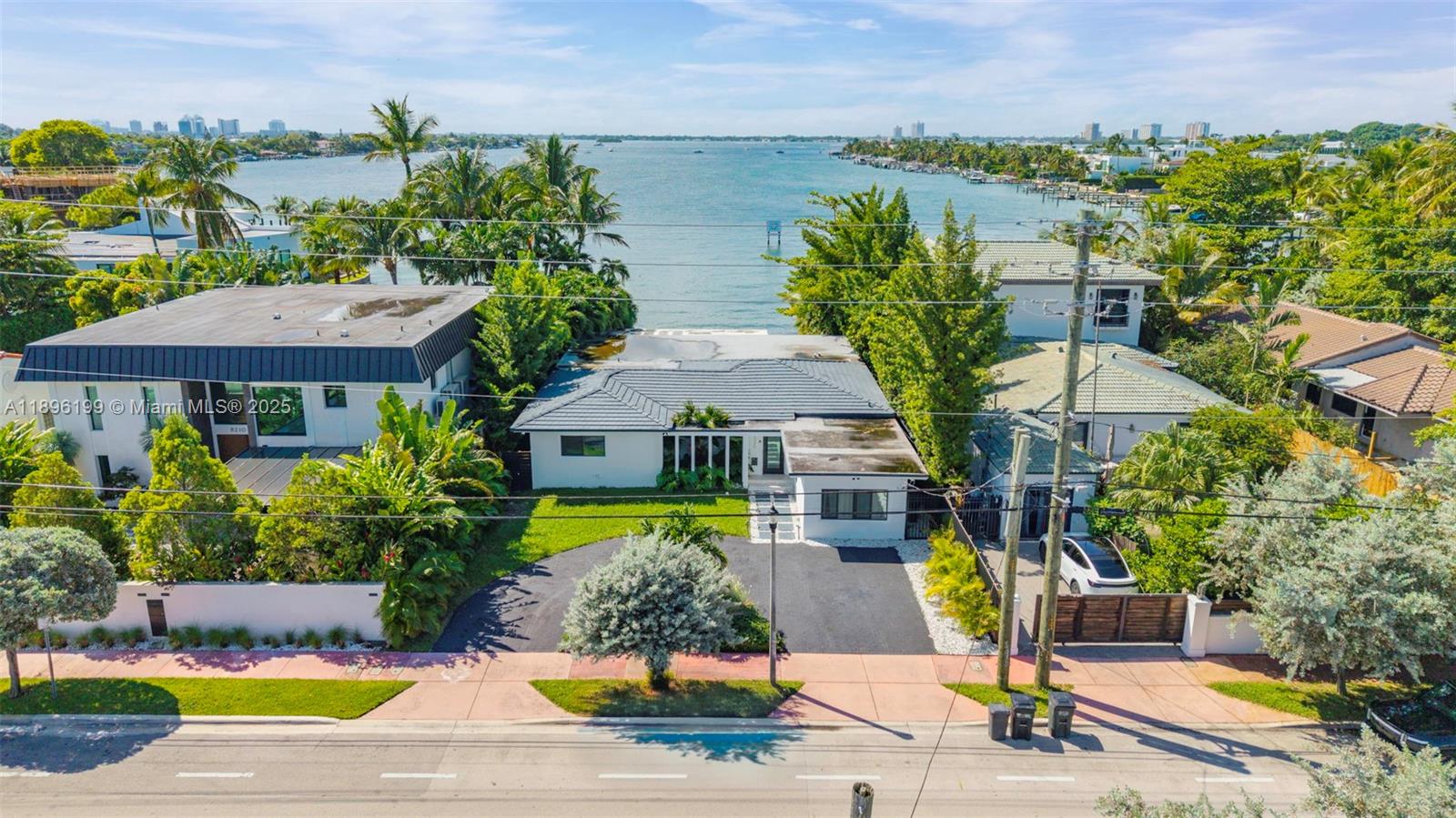 8220 Hawthorne Ave Miami Beach, FL 33141