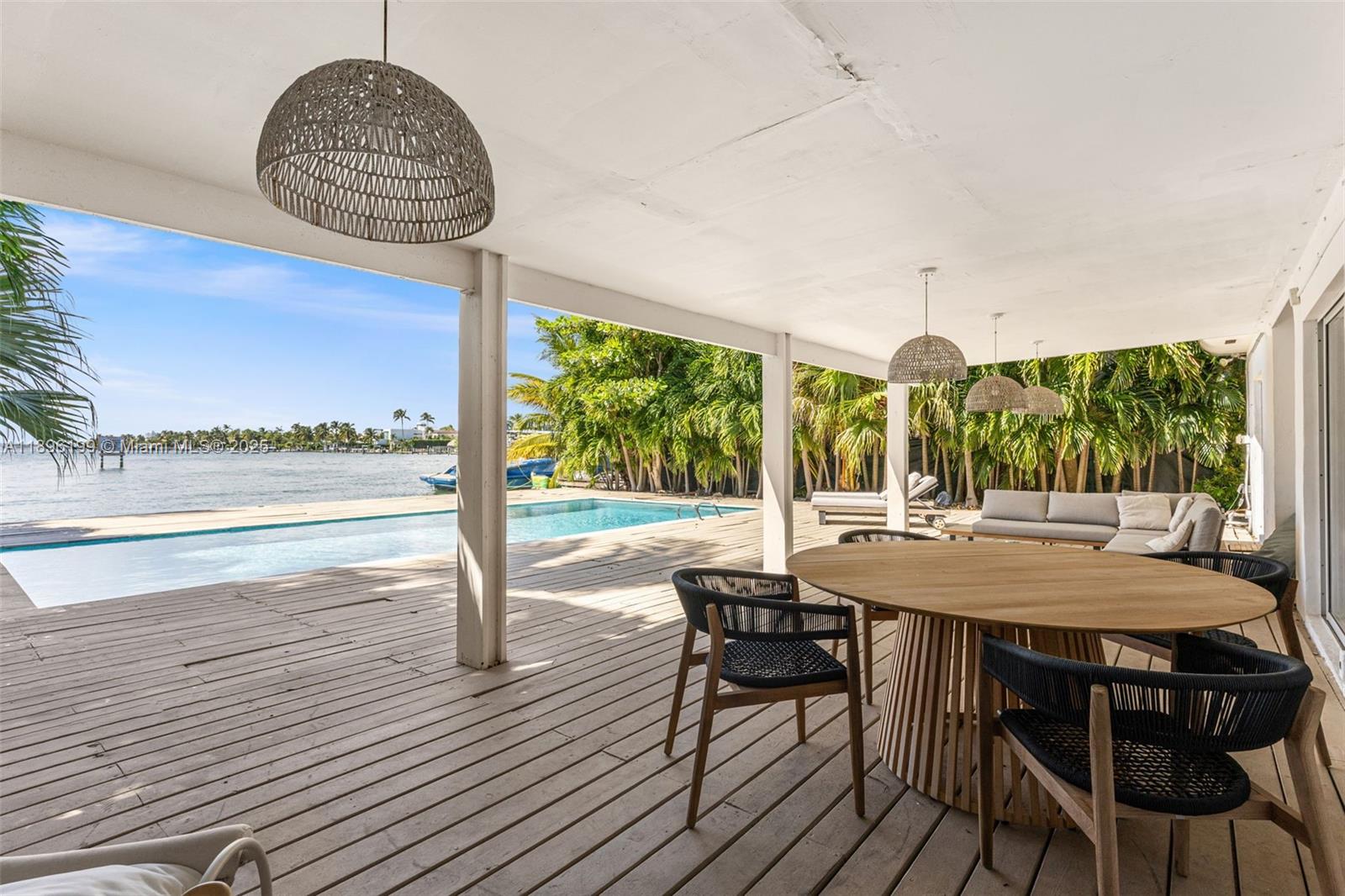 8220 Hawthorne Ave Miami Beach, FL 33141