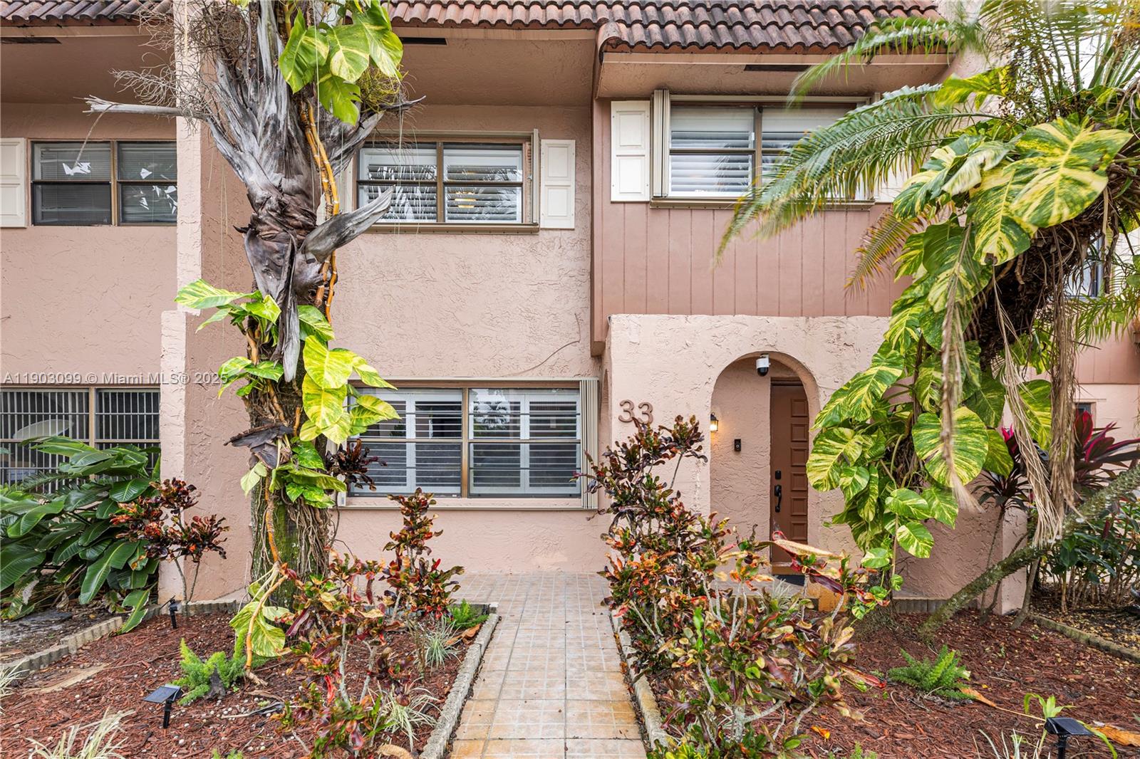 33 Madrid Ln #4-9