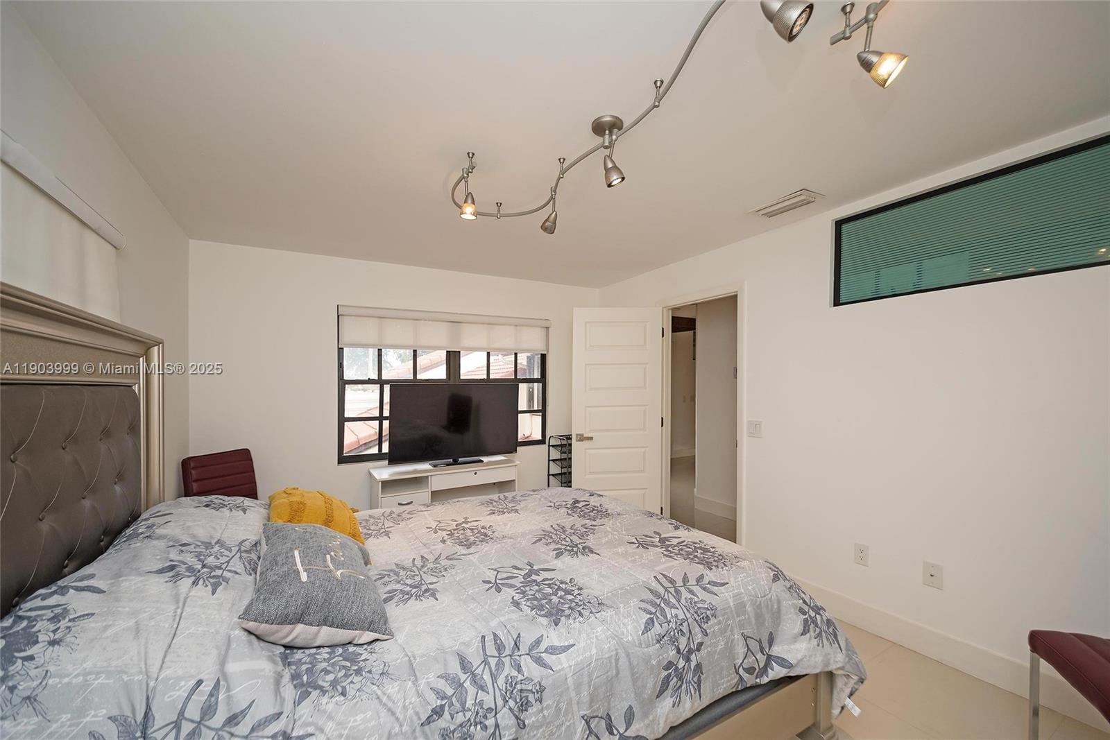 9318 NW 50th Doral Cir #00 Doral, FL 33178