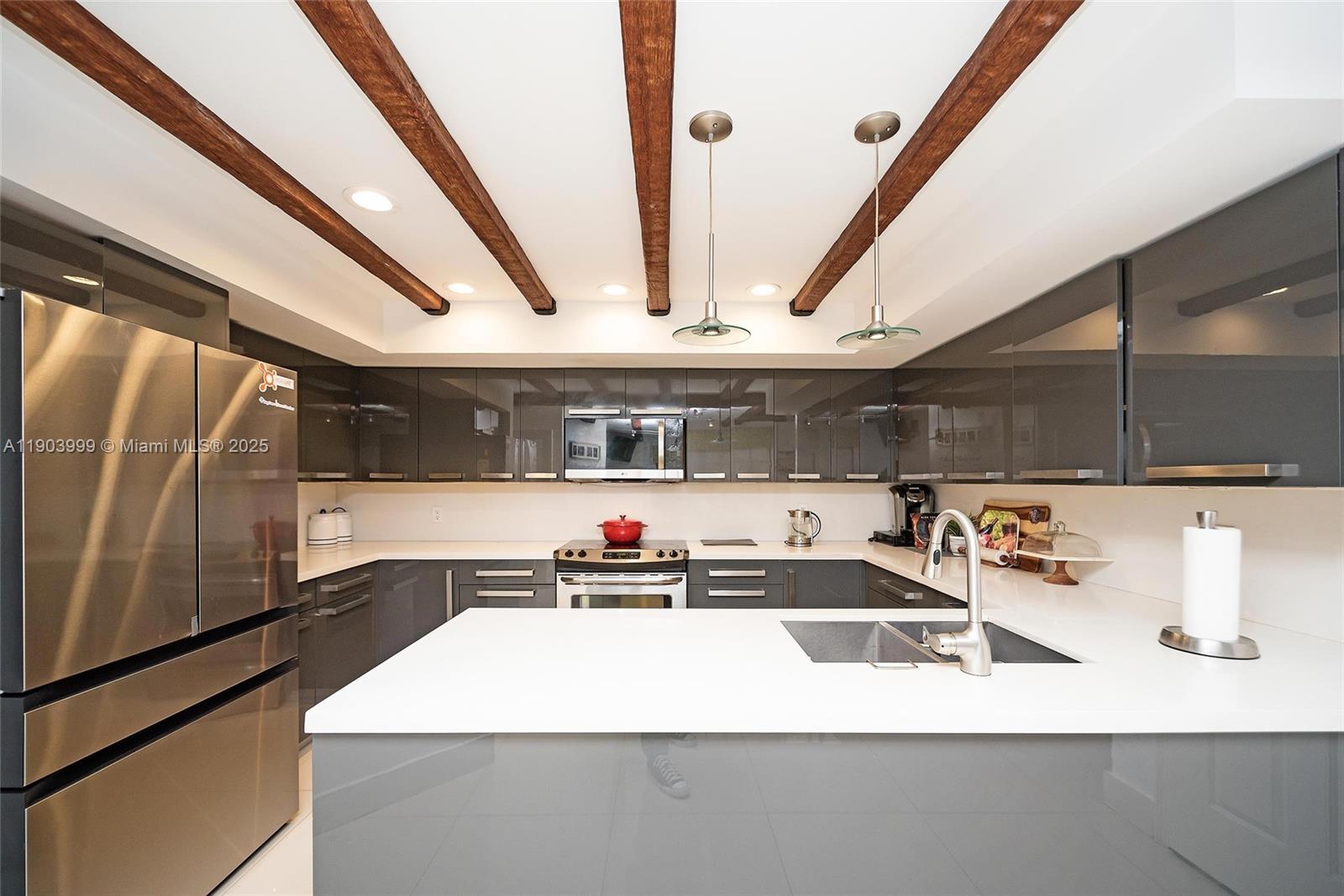 9318 NW 50th Doral Cir #00 Doral, FL 33178