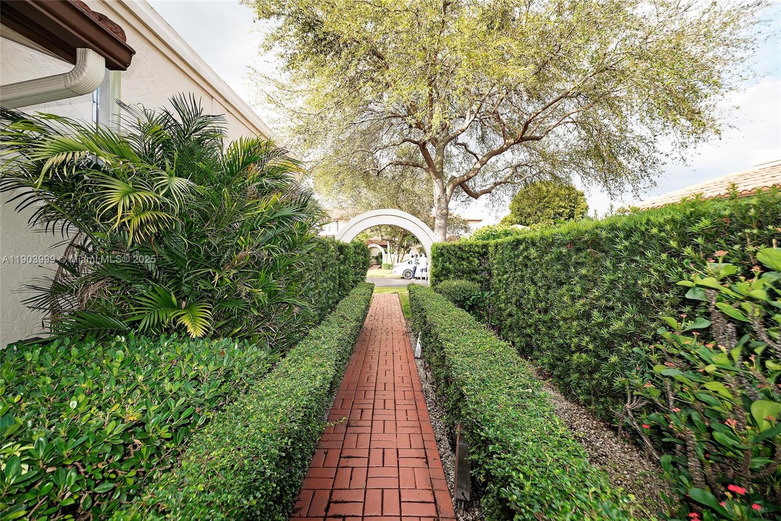 9318 NW 50th Doral Cir #00 Doral, FL 33178