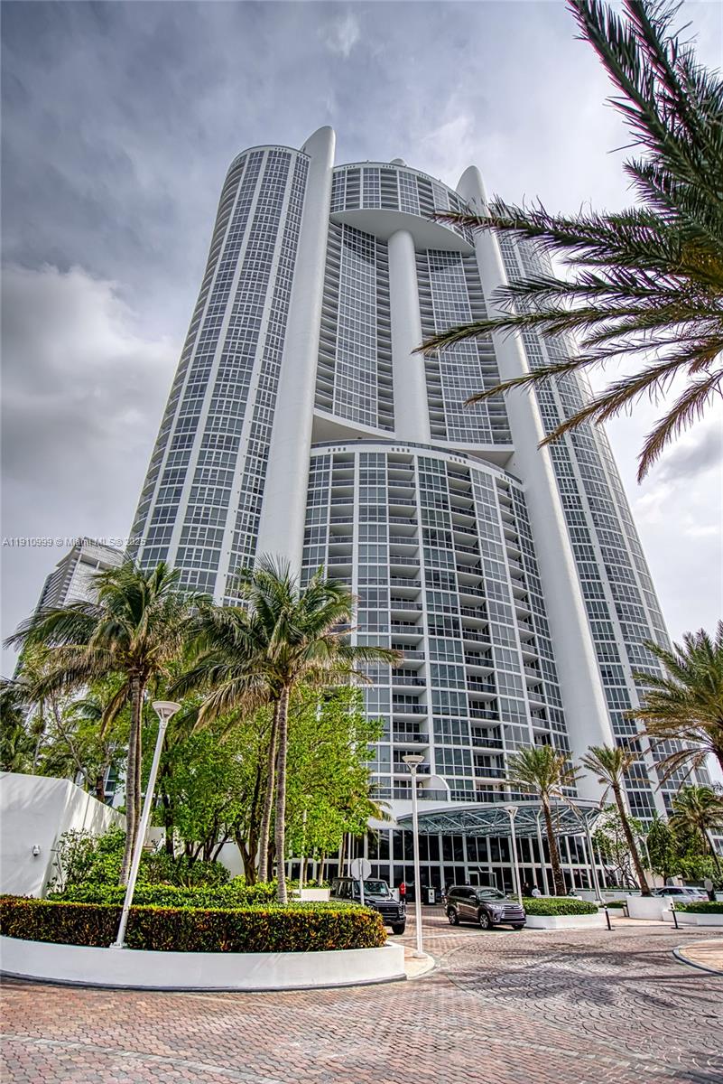 18201 Collins Ave #1701 Sunny Isles Beach, FL 33160
