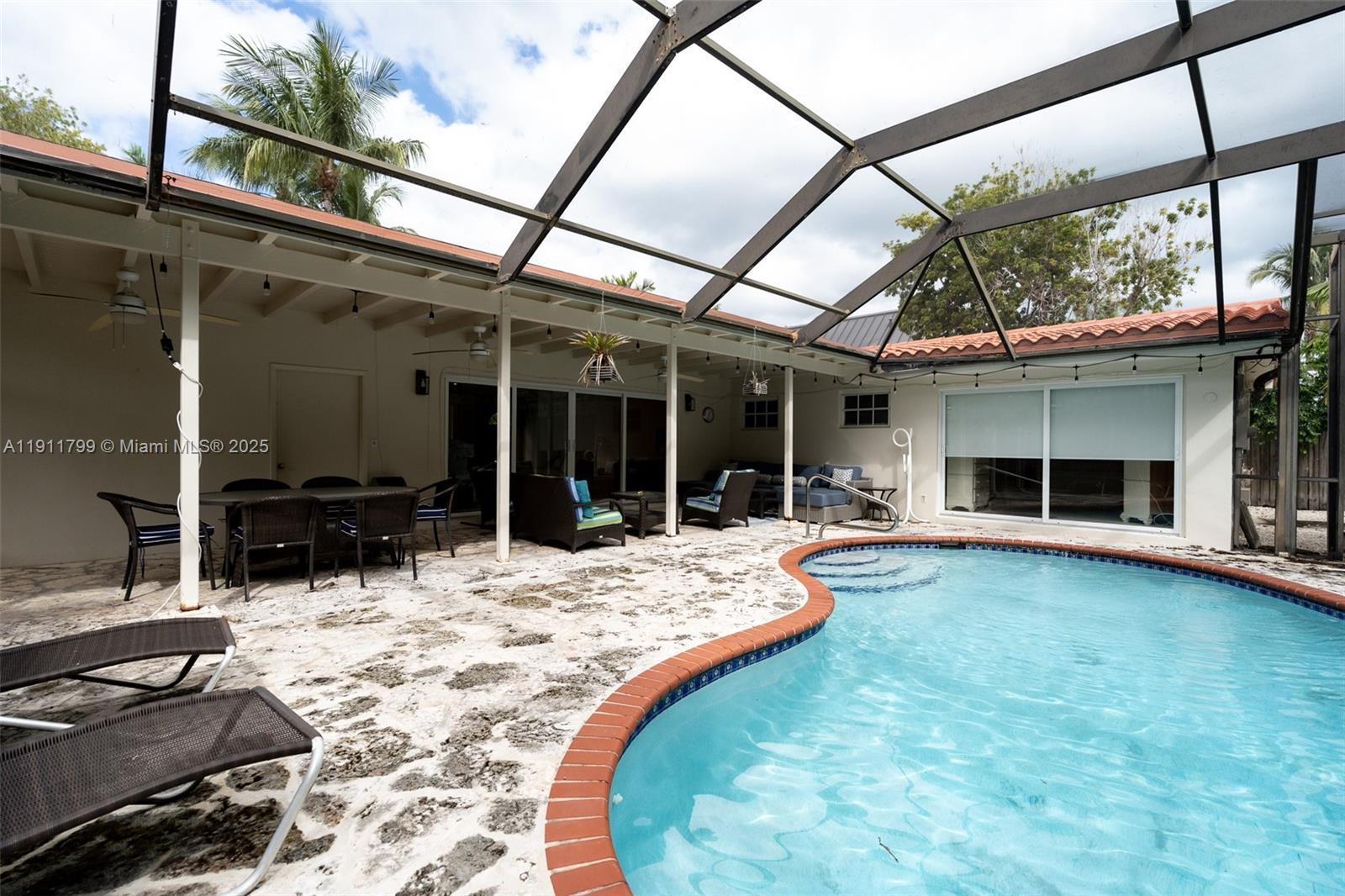 220 Buttonwood Dr Key Biscayne, FL 33149