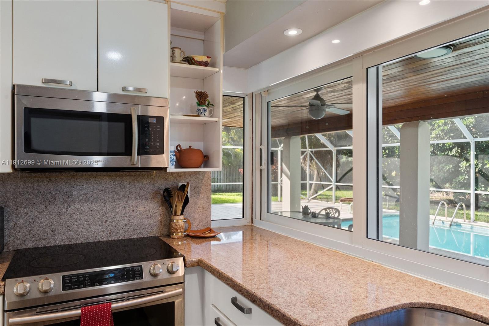 15420 SW 86th Ave Palmetto Bay, FL 33157