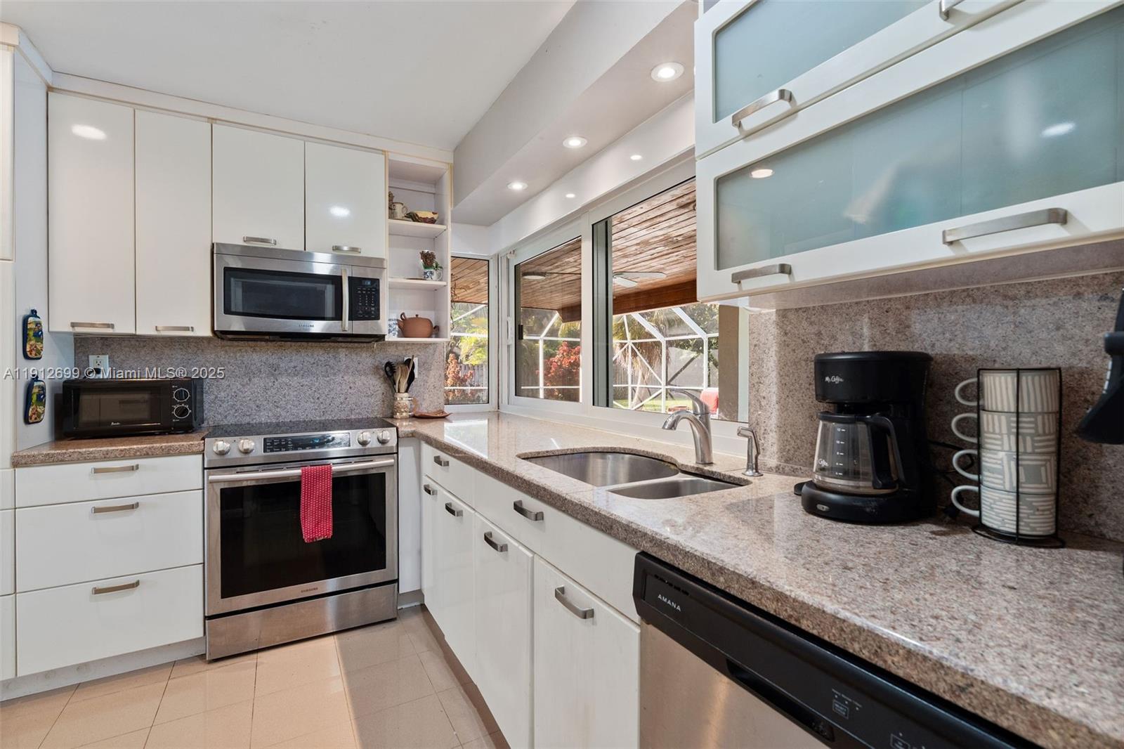 15420 SW 86th Ave Palmetto Bay, FL 33157