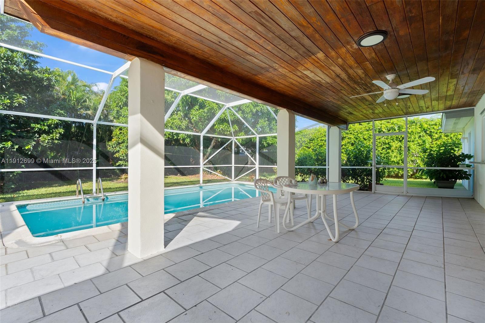 15420 SW 86th Ave Palmetto Bay, FL 33157