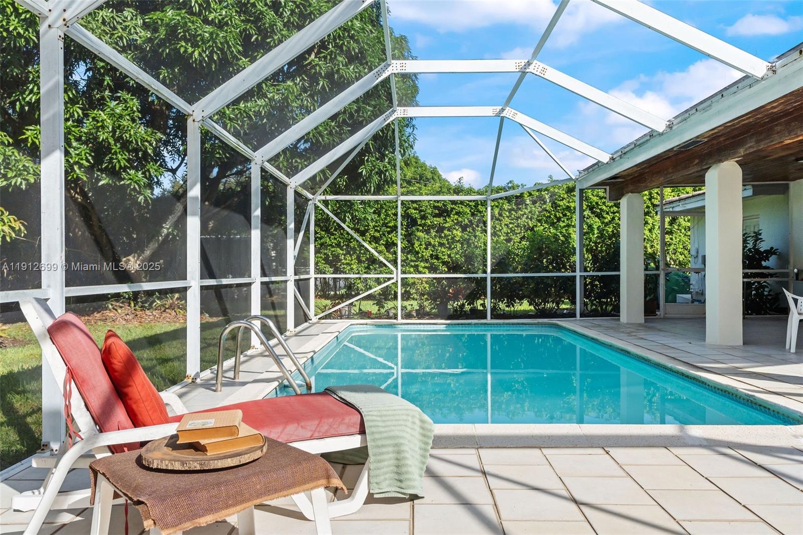 15420 SW 86th Ave Palmetto Bay, FL 33157