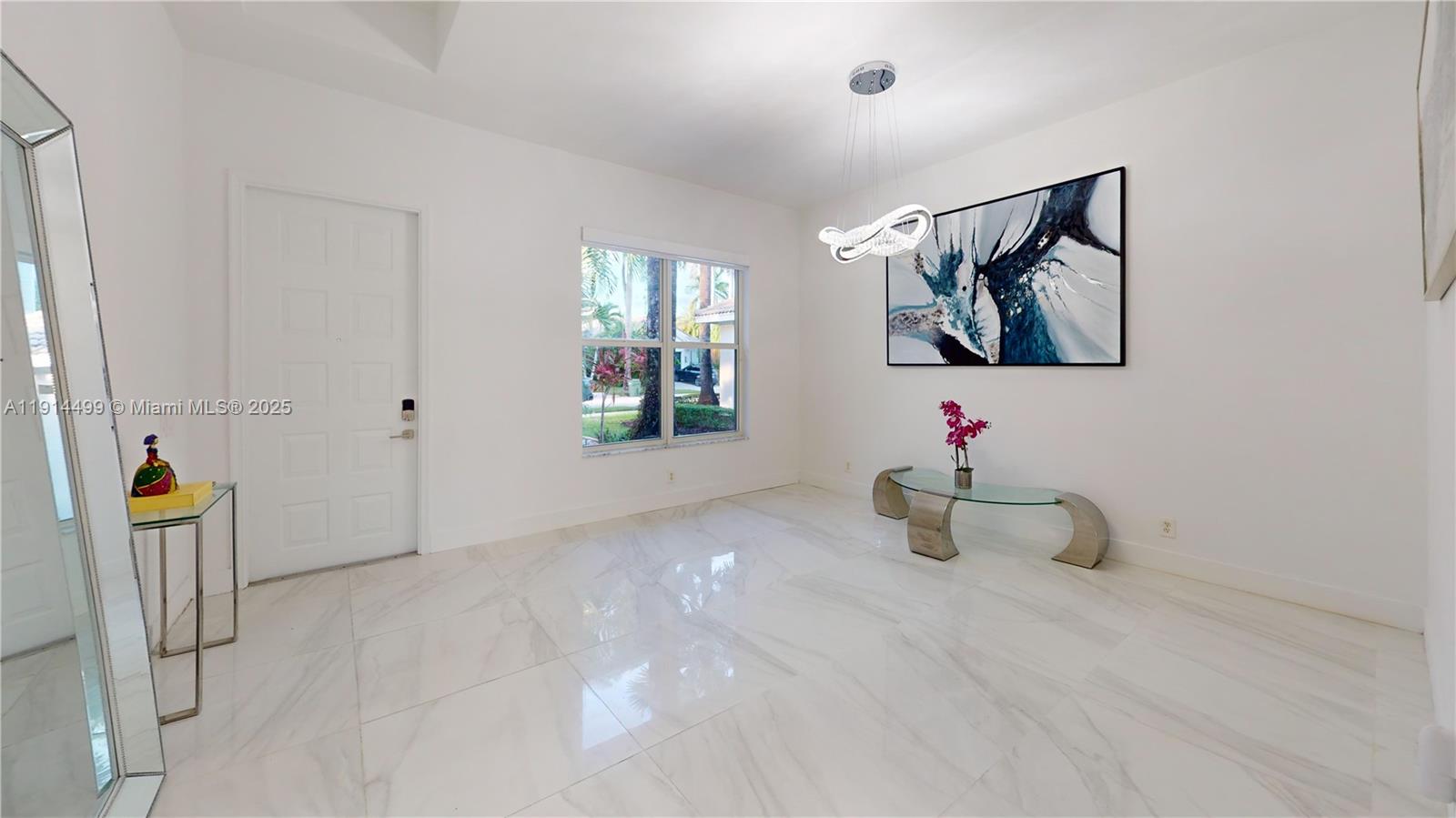 1946 Harbor Vw Cir Weston, FL 33327