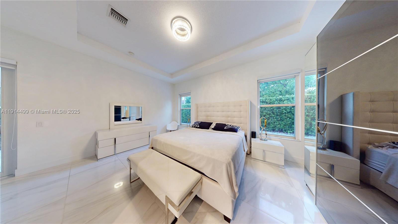 1946 Harbor Vw Cir Weston, FL 33327