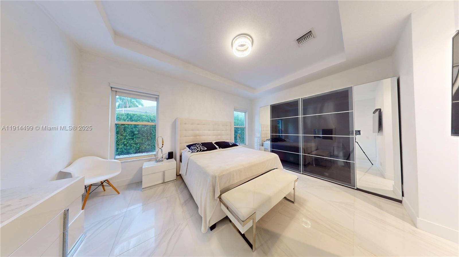 1946 Harbor Vw Cir Weston, FL 33327