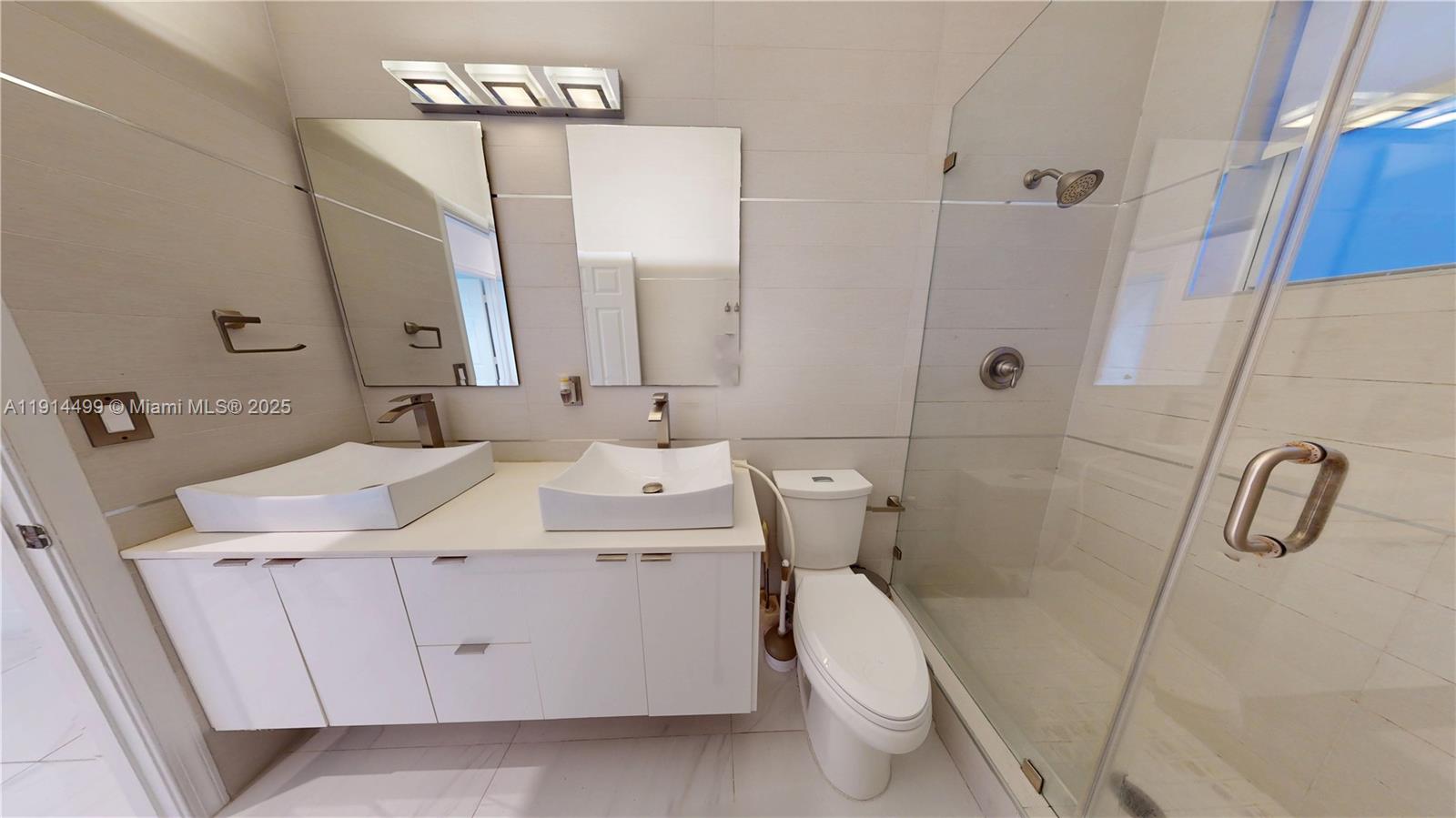 1946 Harbor Vw Cir Weston, FL 33327