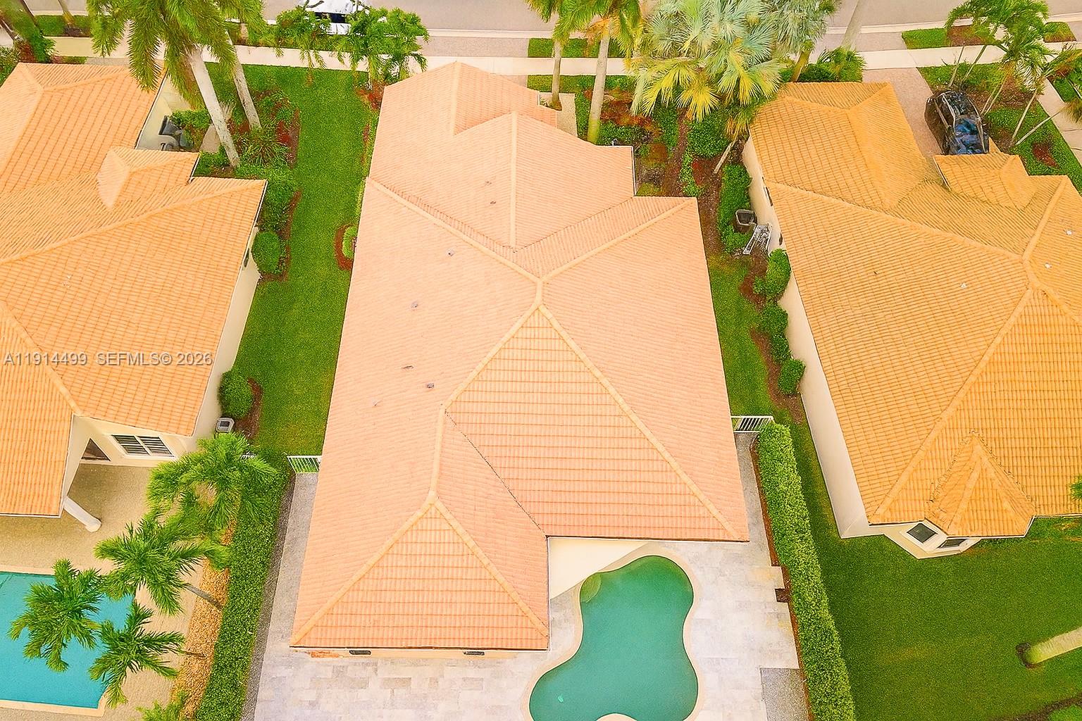 1946 Harbor Vw Cir Weston, FL 33327