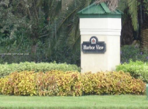 1946 Harbor Vw Cir Weston, FL 33327