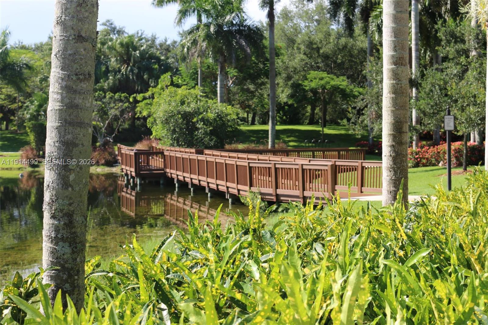 1946 Harbor Vw Cir Weston, FL 33327