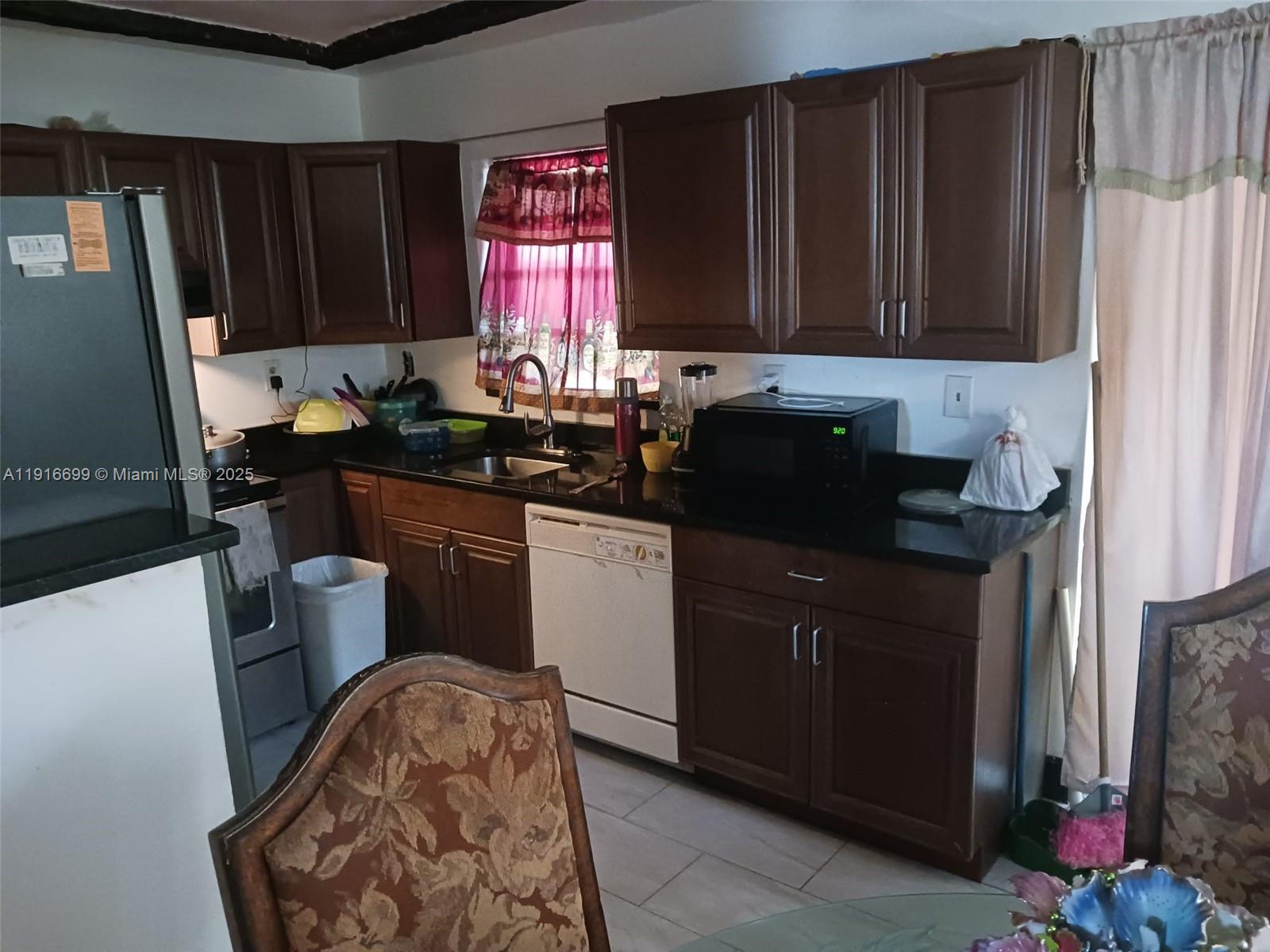 7708 SW 9th St North Lauderdale, FL 33068