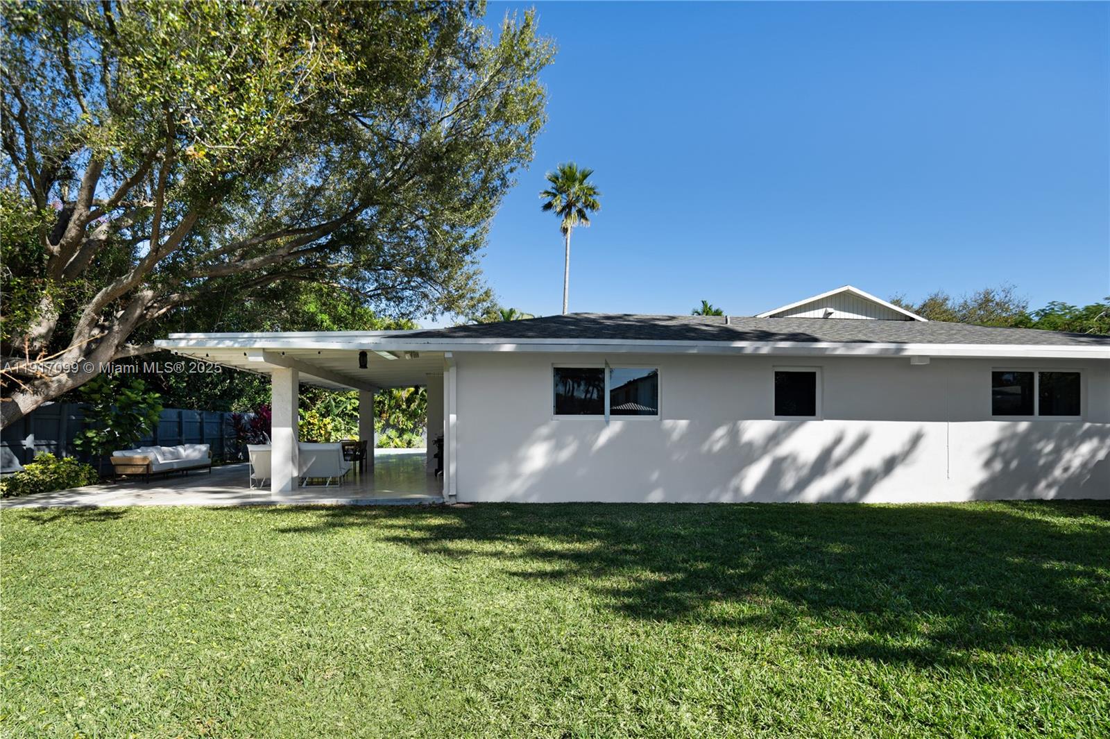 8445 SW 158th St Palmetto Bay, FL 33157