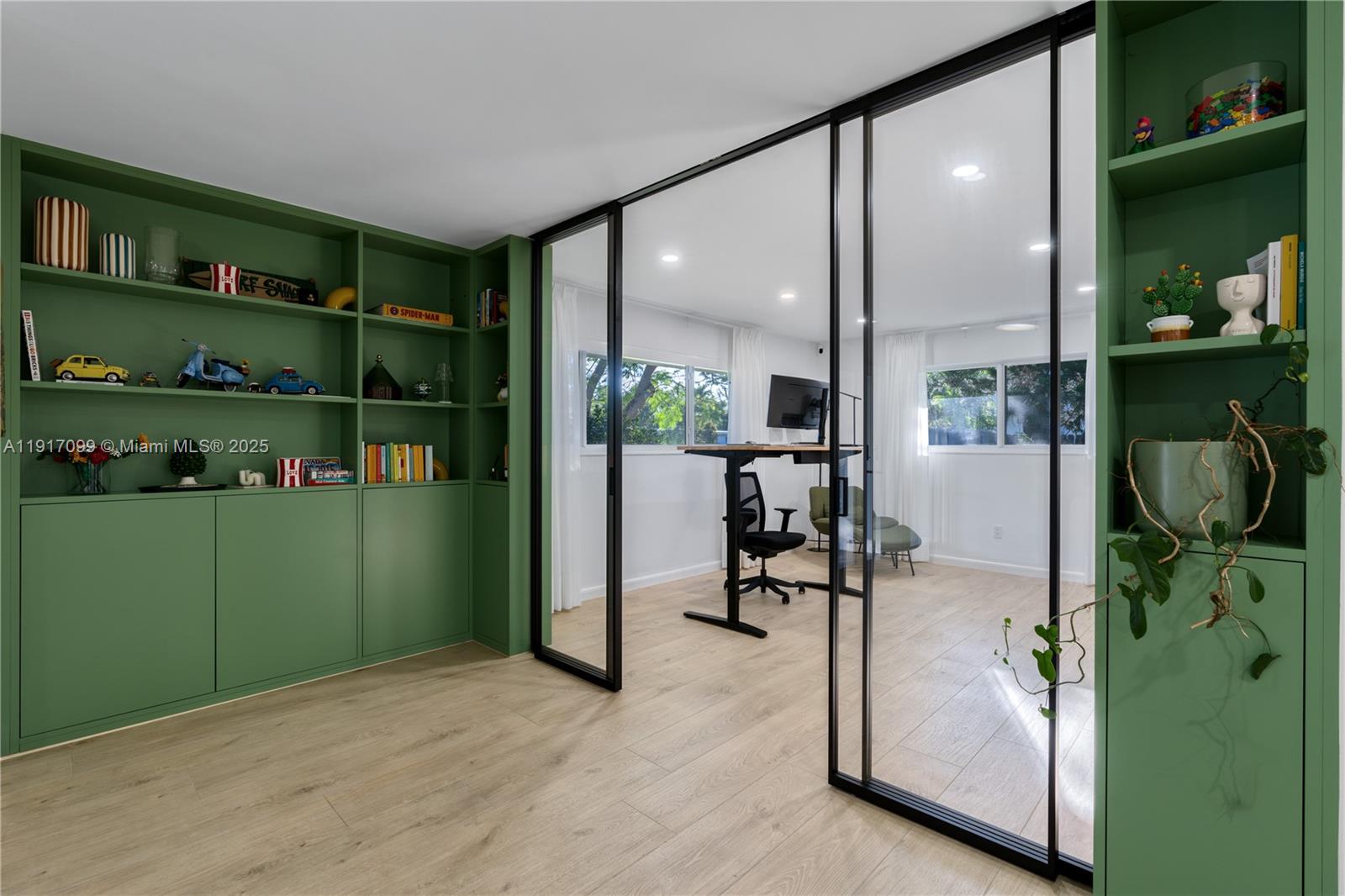 8445 SW 158th St Palmetto Bay, FL 33157