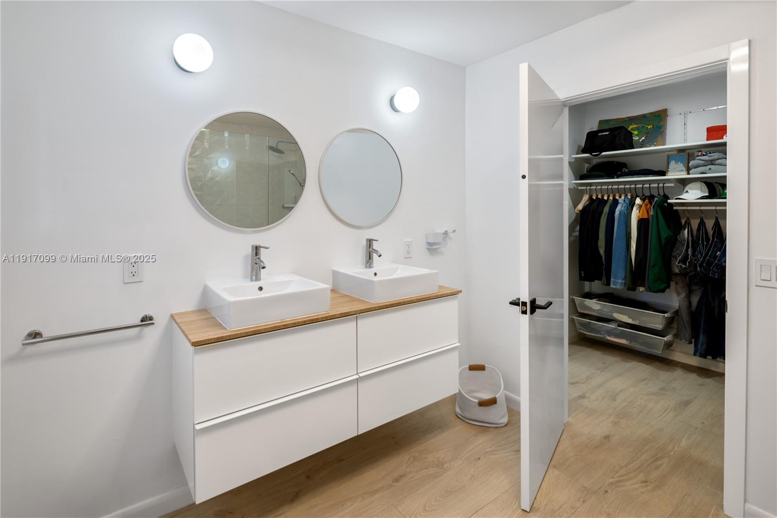 8445 SW 158th St Palmetto Bay, FL 33157