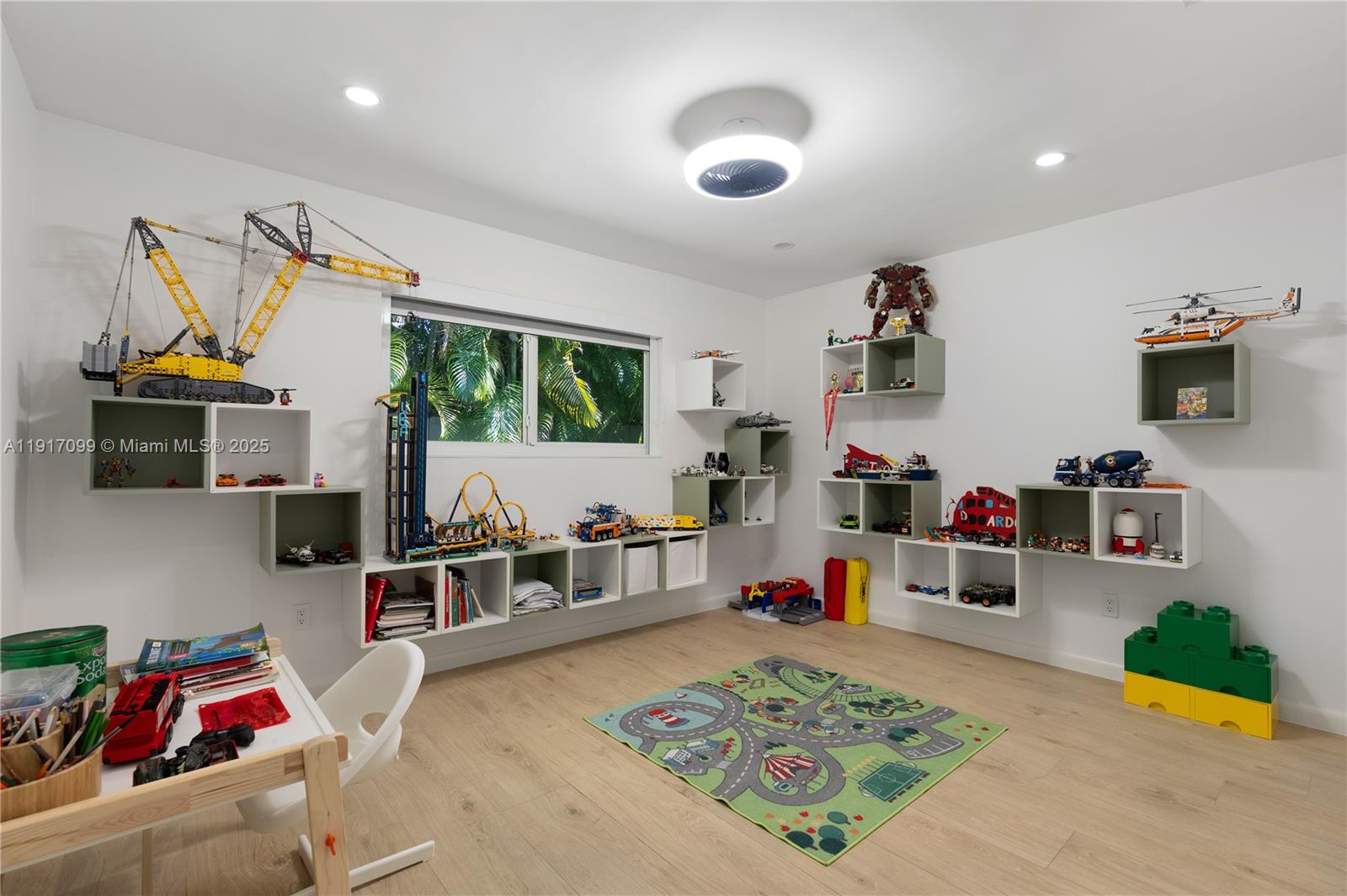 8445 SW 158th St Palmetto Bay, FL 33157