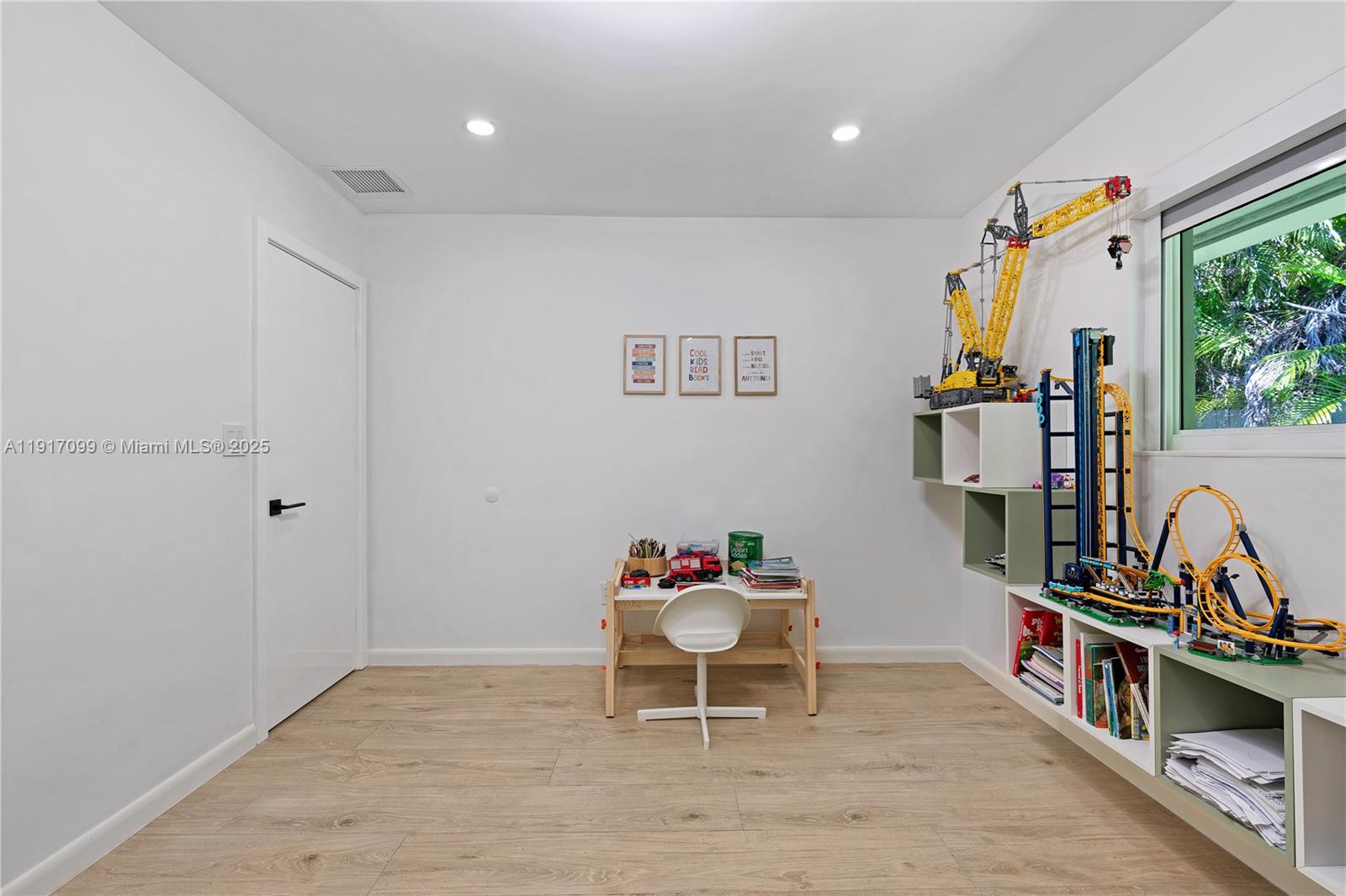 8445 SW 158th St Palmetto Bay, FL 33157