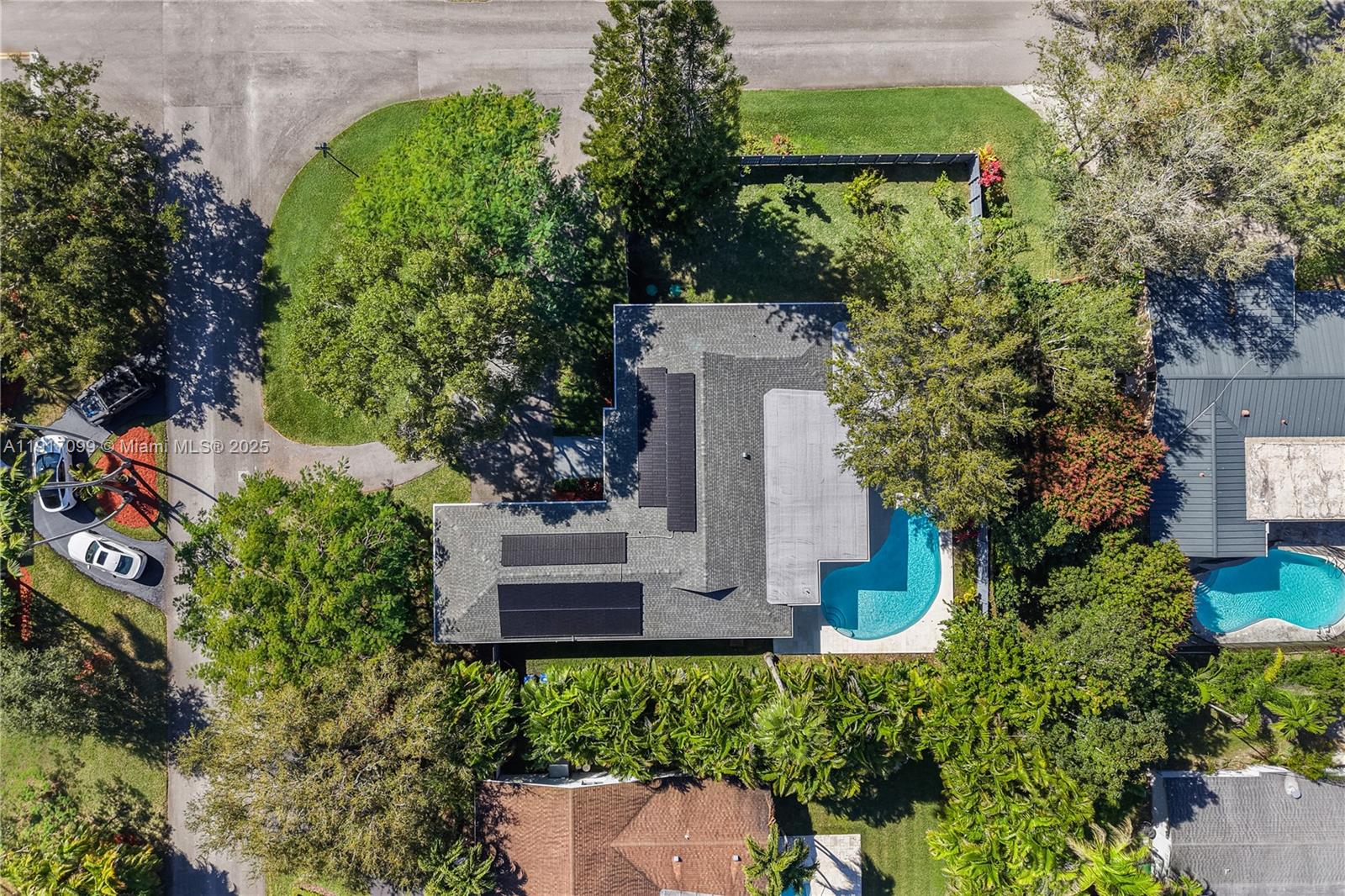 8445 SW 158th St Palmetto Bay, FL 33157