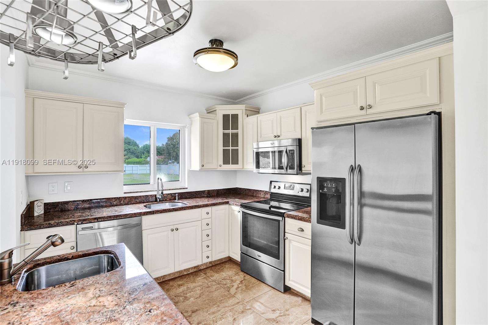 5801 SW 20th St Miami, FL 33155