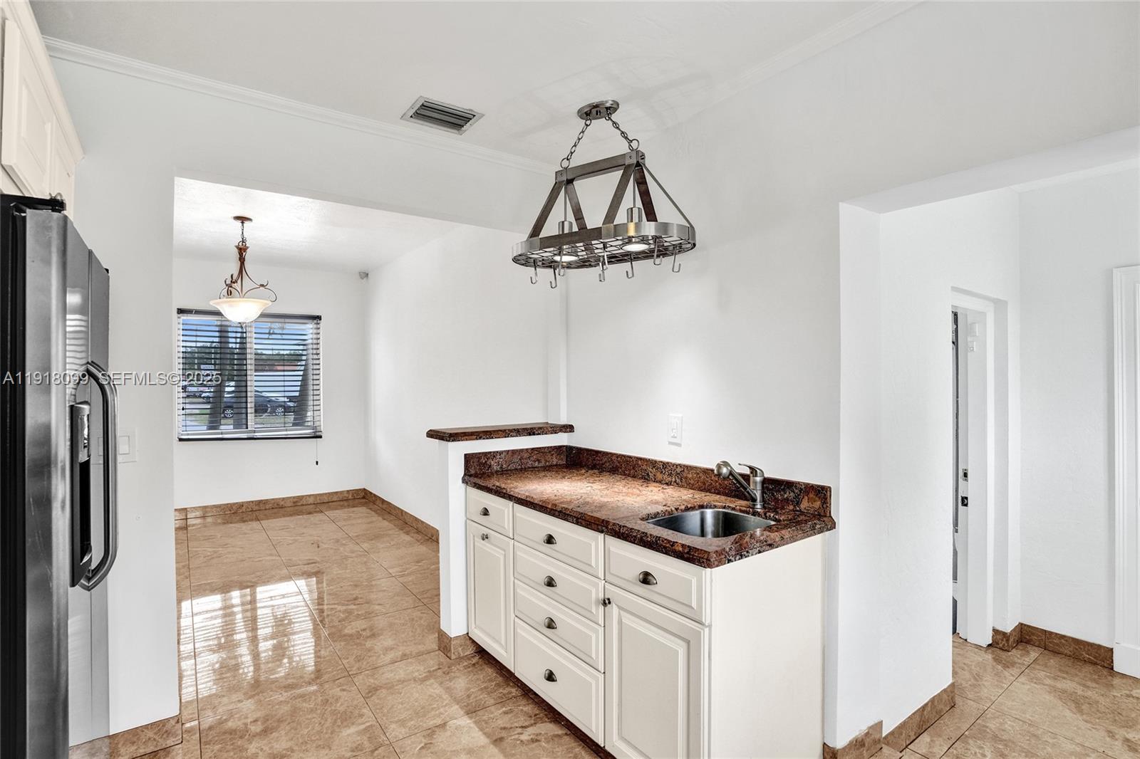 5801 SW 20th St Miami, FL 33155