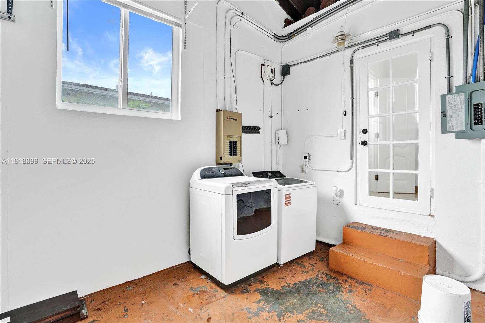 5801 SW 20th St Miami, FL 33155