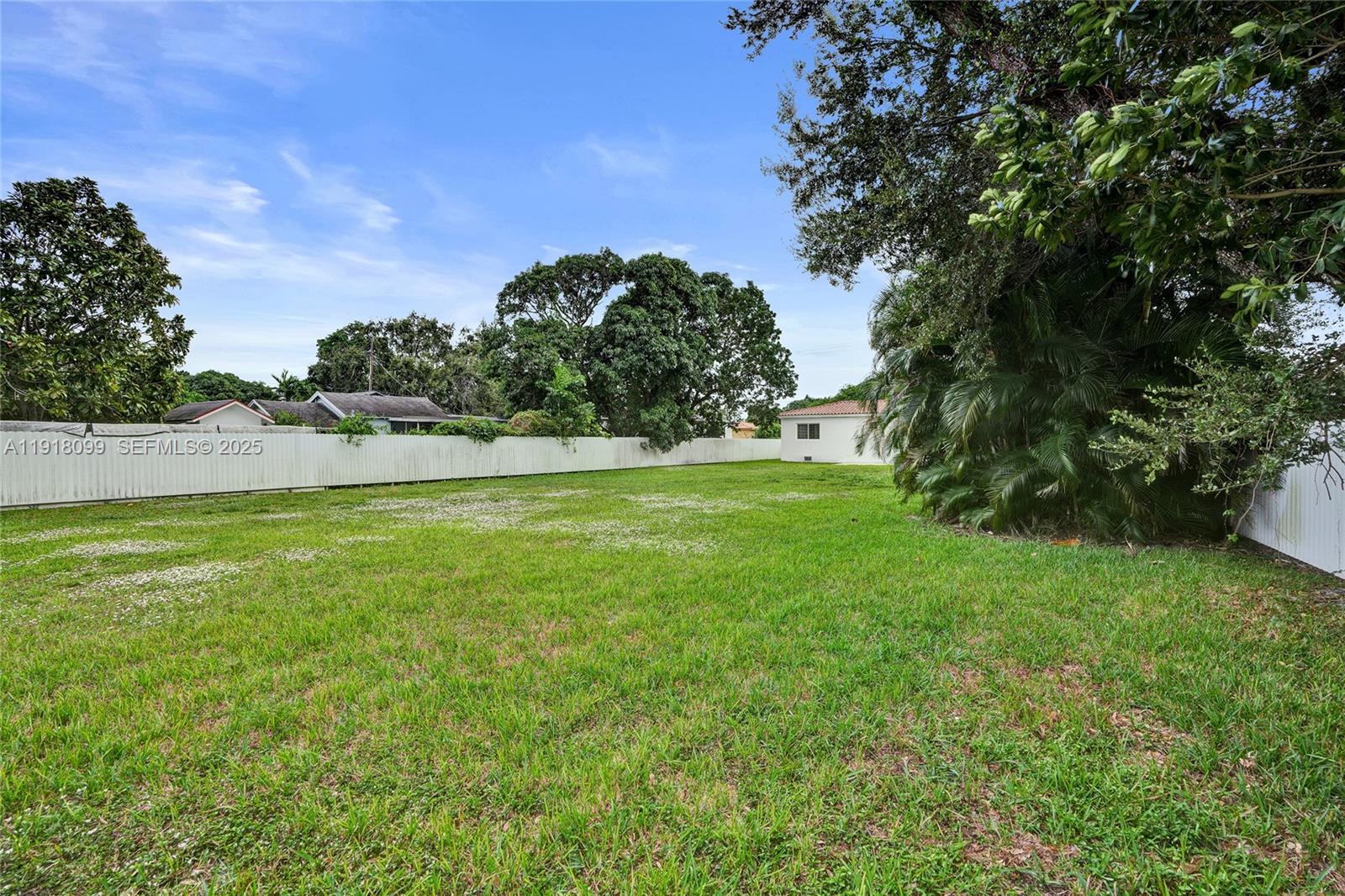 5801 SW 20th St Miami, FL 33155