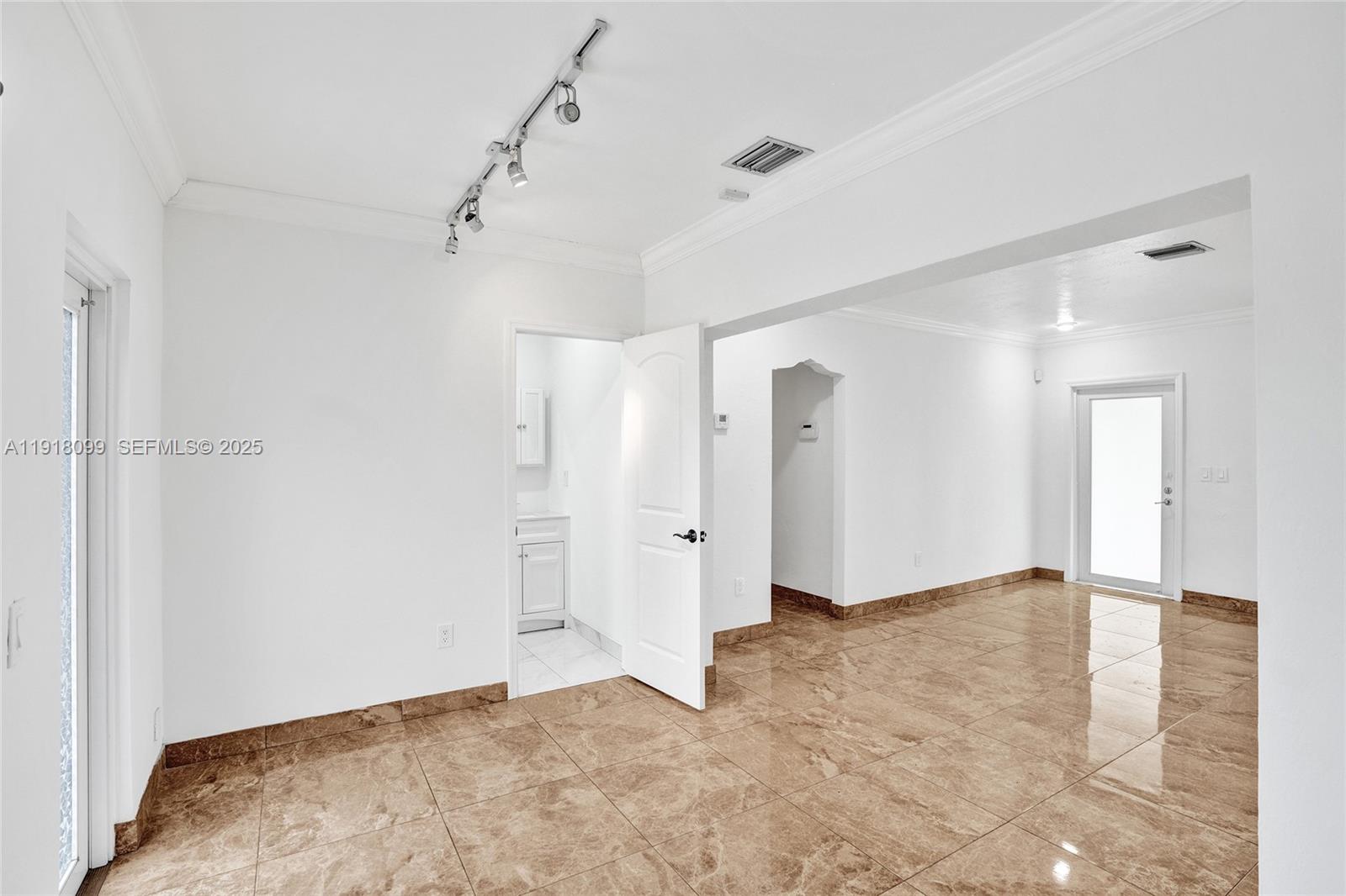 5801 SW 20th St Miami, FL 33155