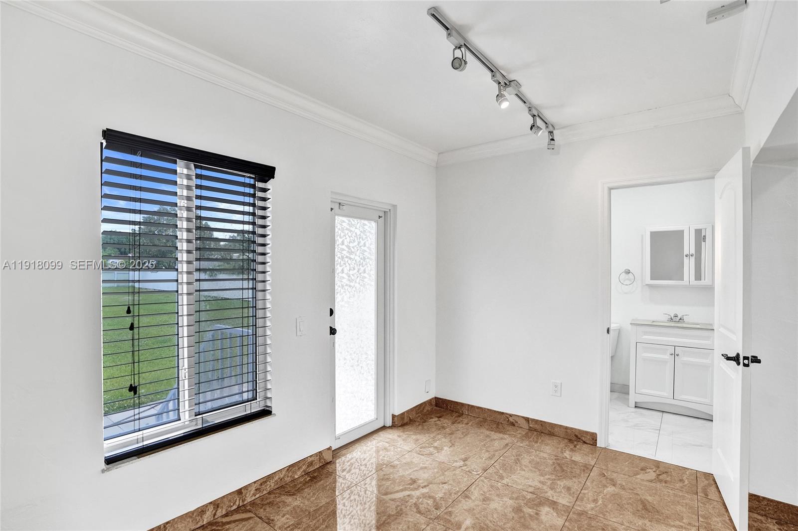 5801 SW 20th St Miami, FL 33155