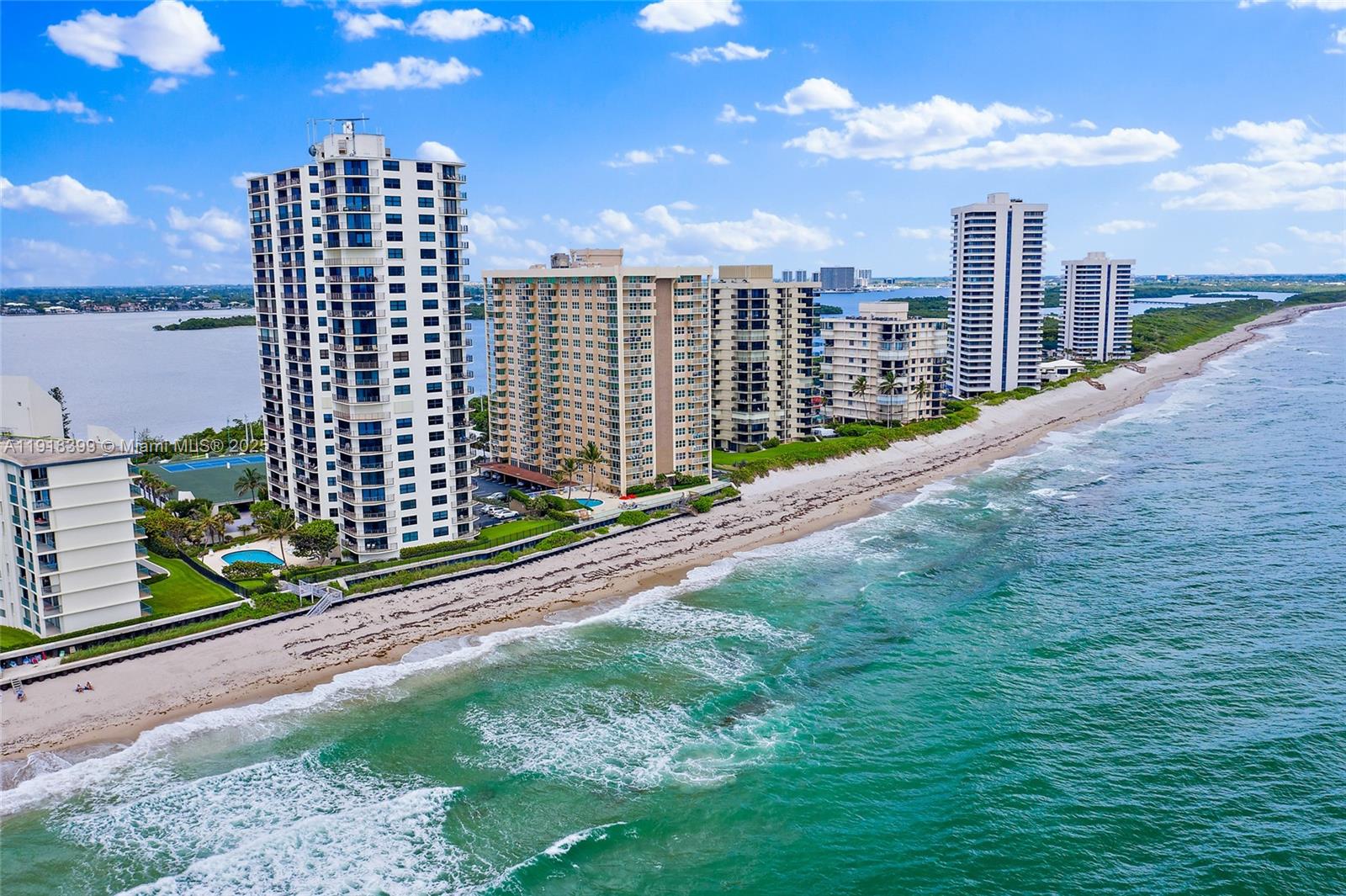 5420 N Ocean Dr #305 Singer Island, FL 33404