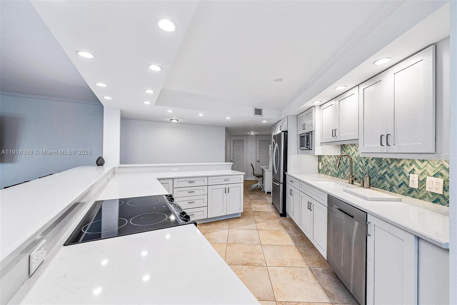 5420 N Ocean Dr #305 Singer Island, FL 33404