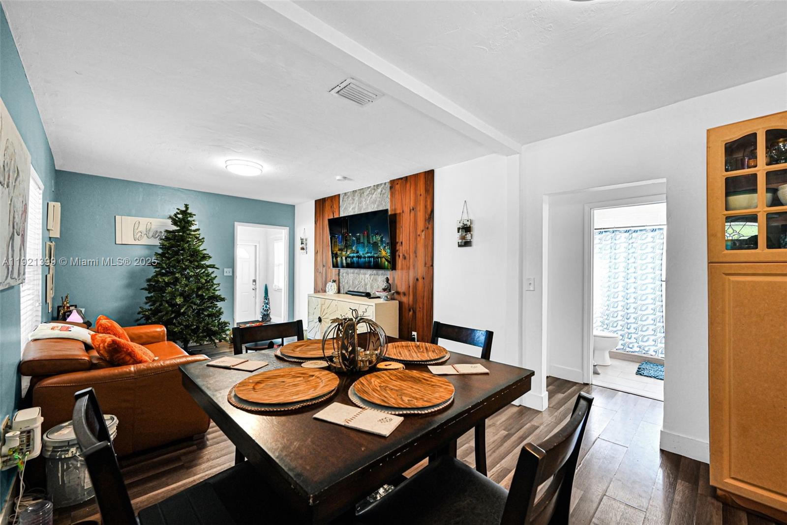 2040 NW 34th St Miami, FL 33142