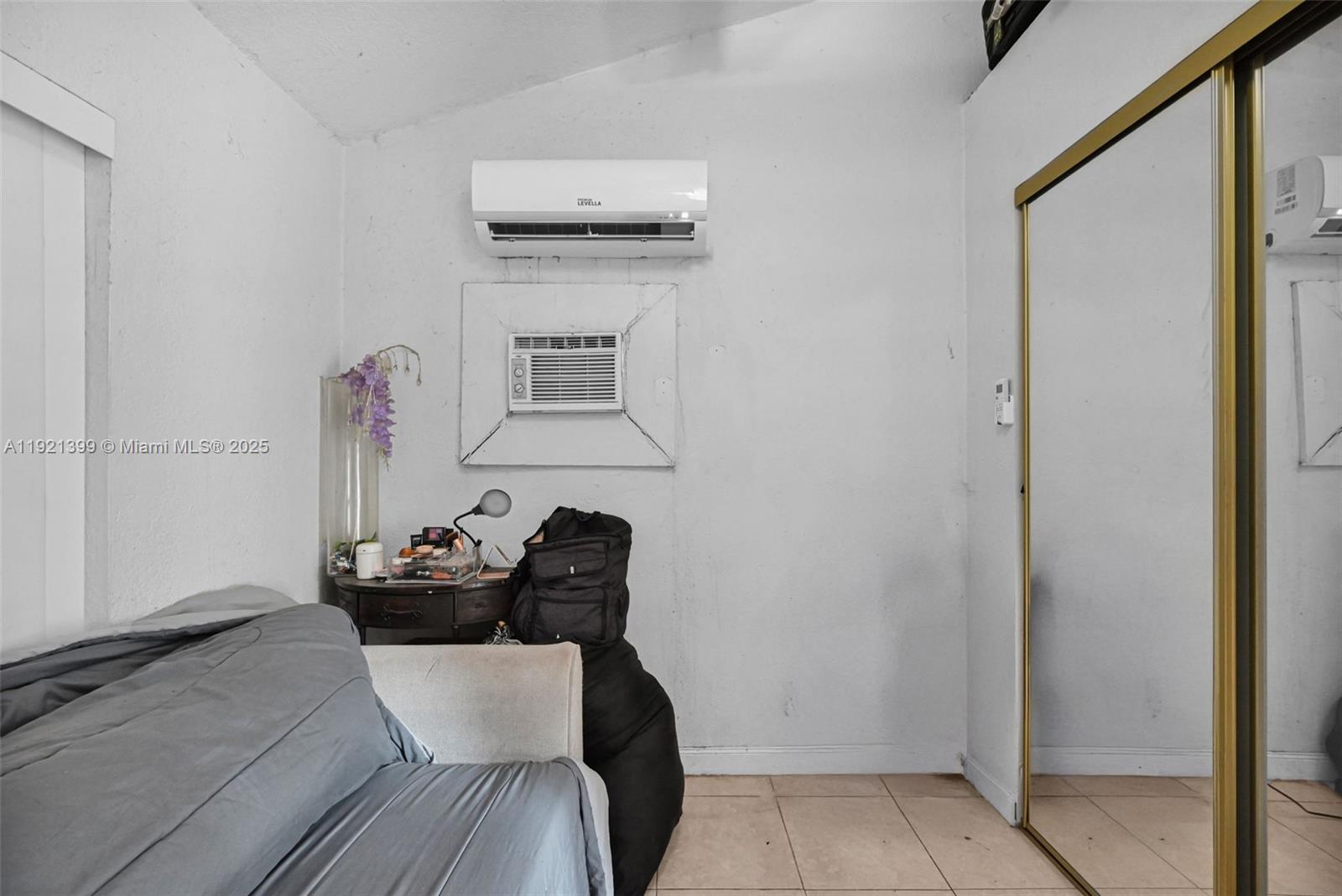 2040 NW 34th St Miami, FL 33142