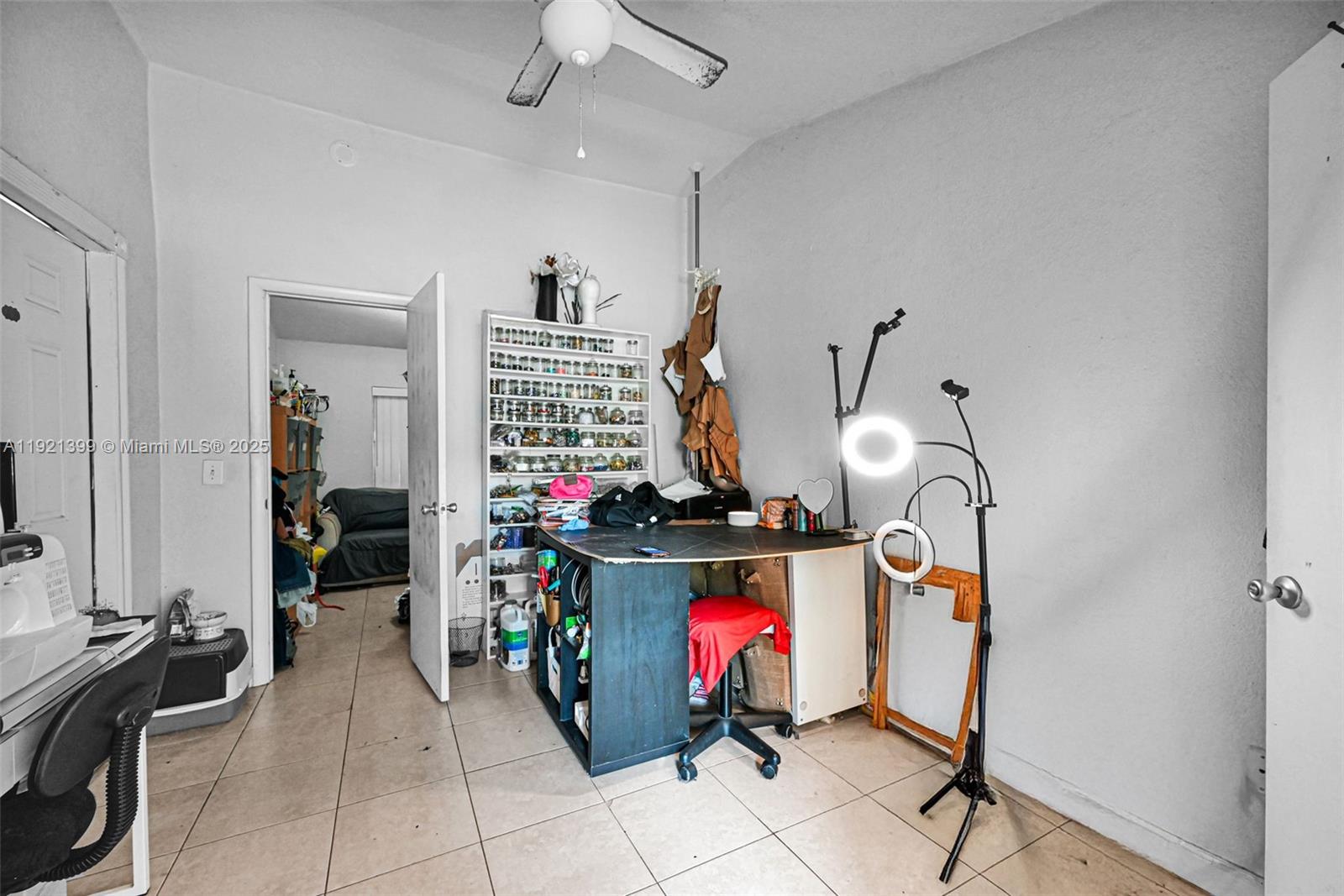 2040 NW 34th St Miami, FL 33142