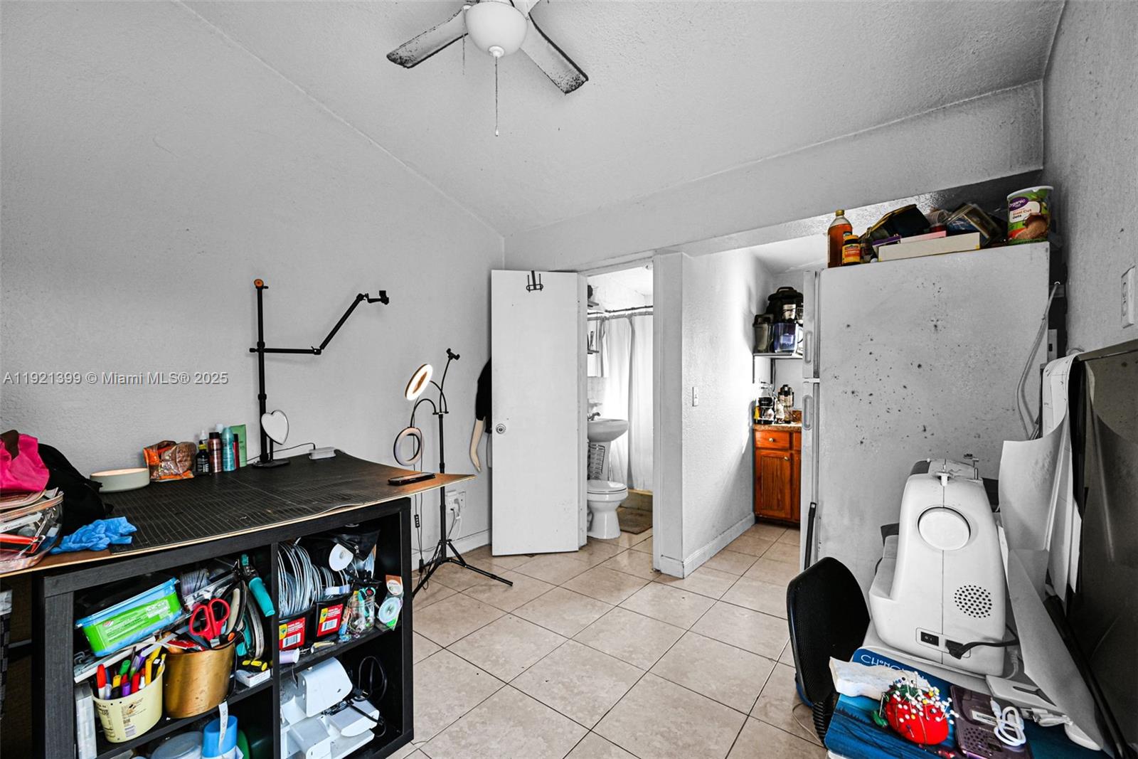 2040 NW 34th St Miami, FL 33142