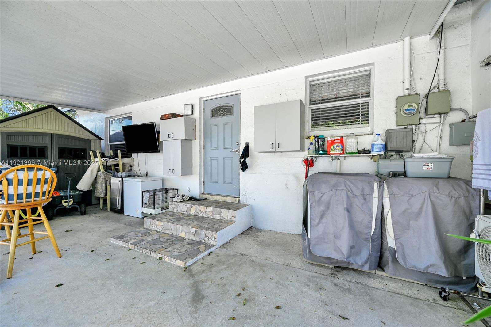 2040 NW 34th St Miami, FL 33142