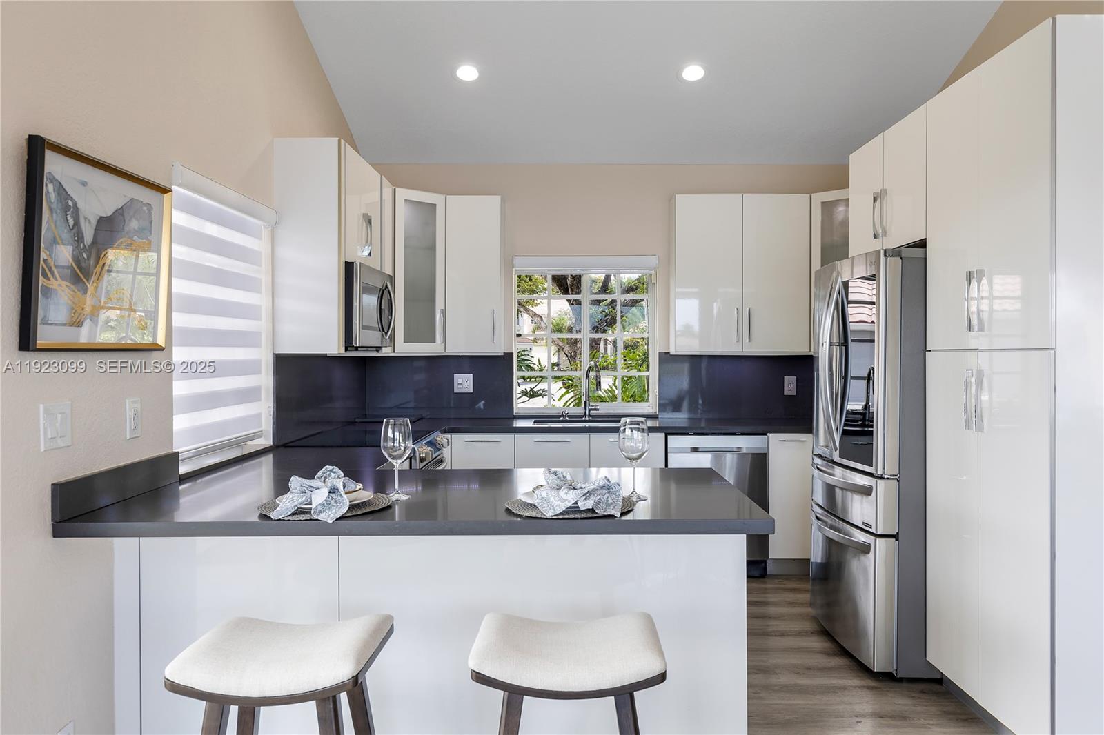 1127 Laguna Spgs Dr Weston, FL 33326