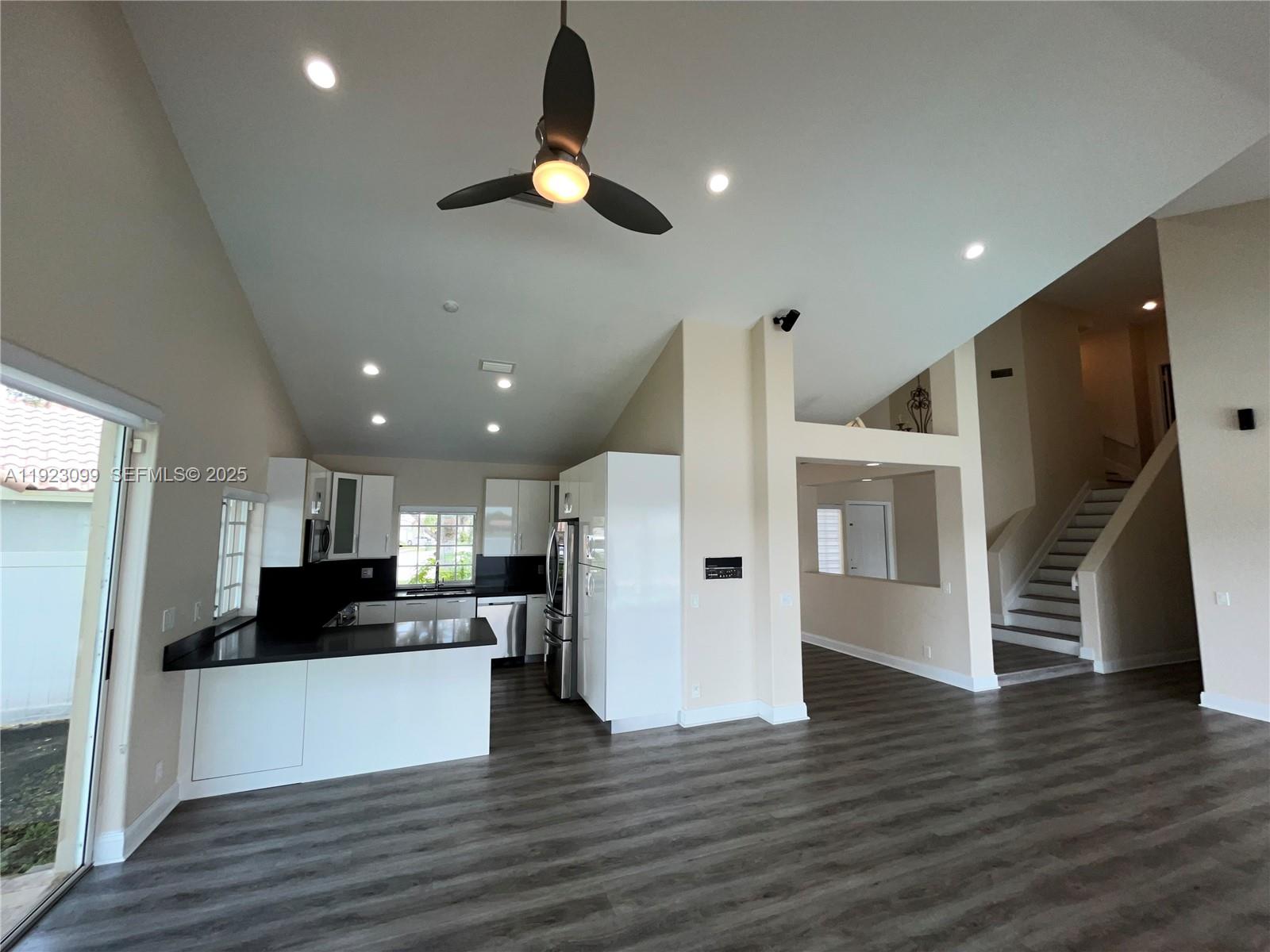 1127 Laguna Spgs Dr Weston, FL 33326